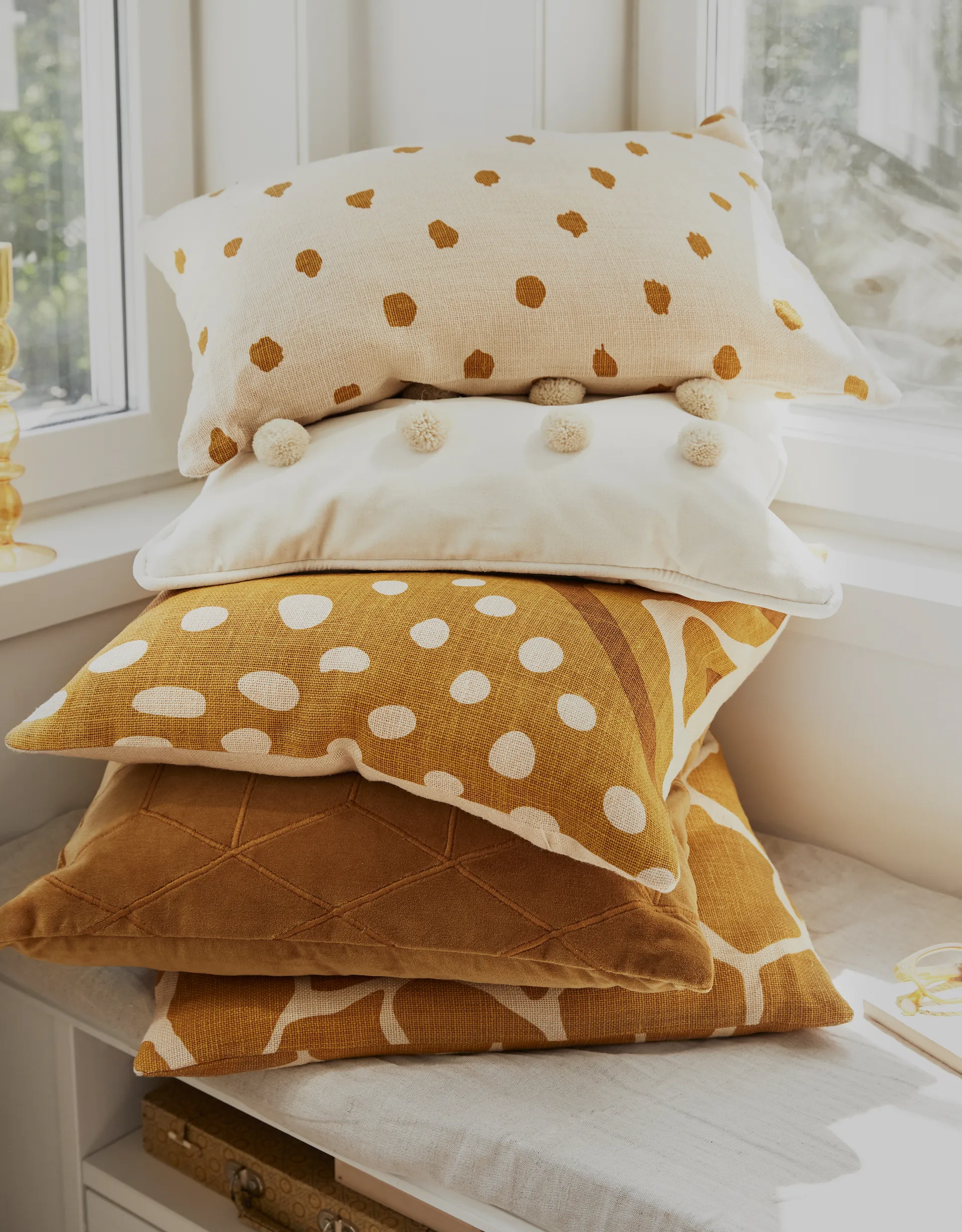 Yash Kissenbezug 40 x 60cm, Spicy yellow Chhatwal & Jonsson