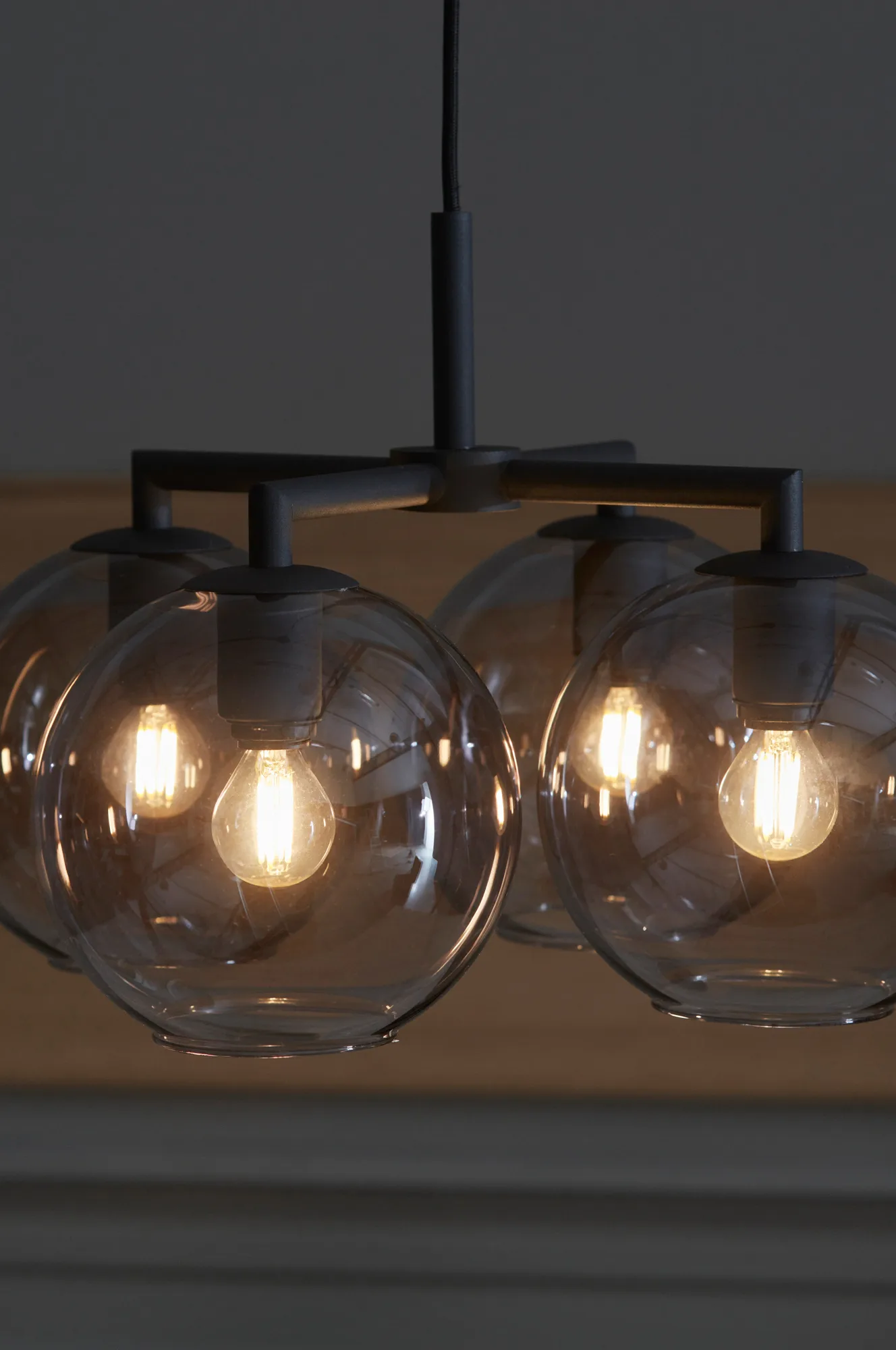 Ture Pendelleuchte 30cm, Schwarz-Rauchglas CO Bankeryd