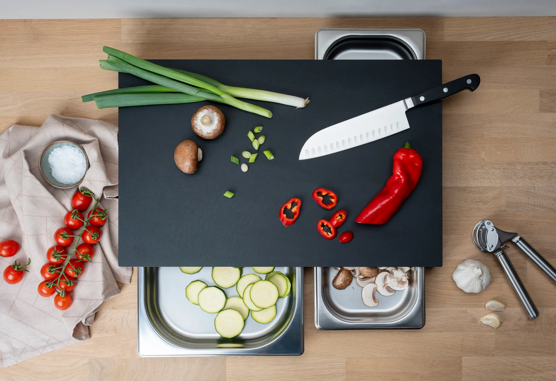 Duracore Schneidbrett mit zwei Schubladen, 49,5×32,5 Continenta