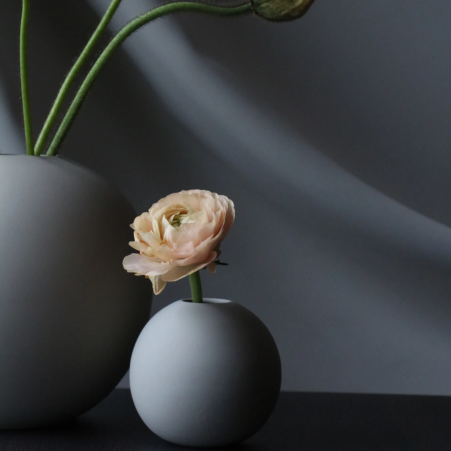 Ball Vase grey, 8cm Cooee Design