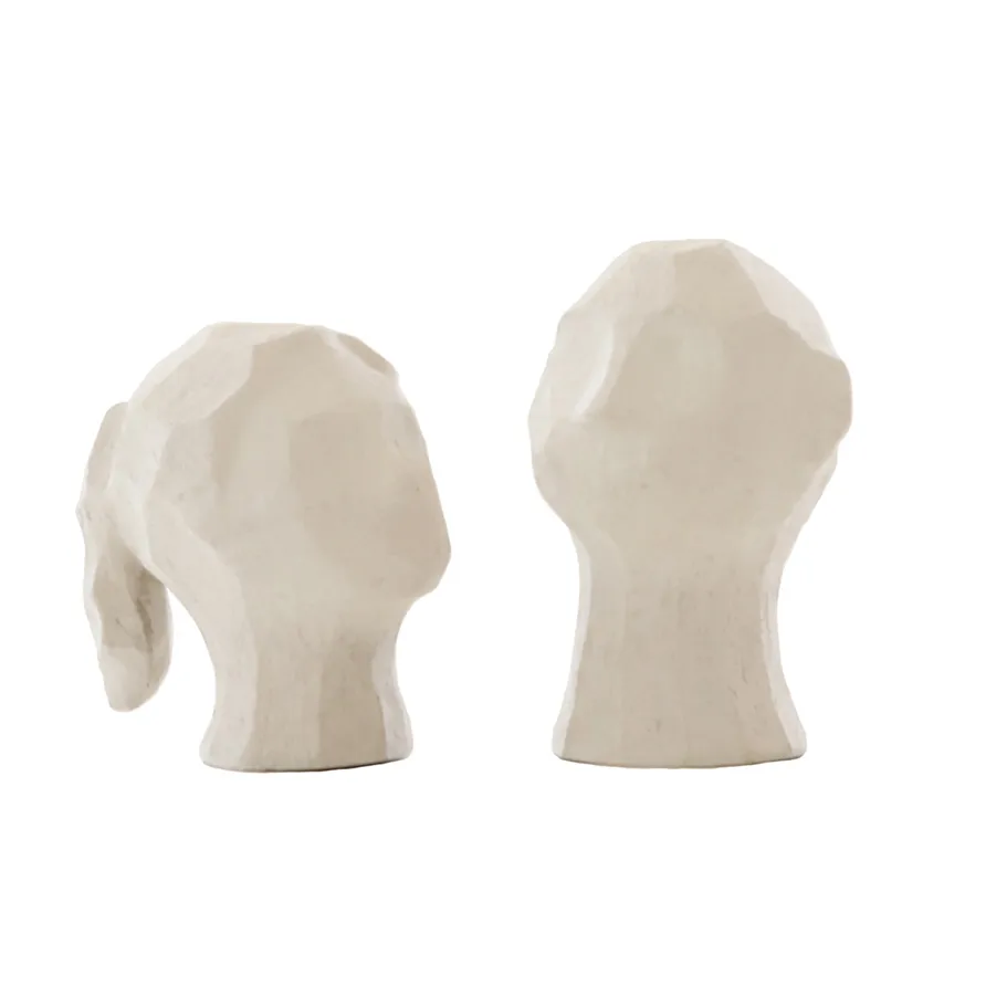 Benedict und Amal sculpture, Limestone Cooee Design