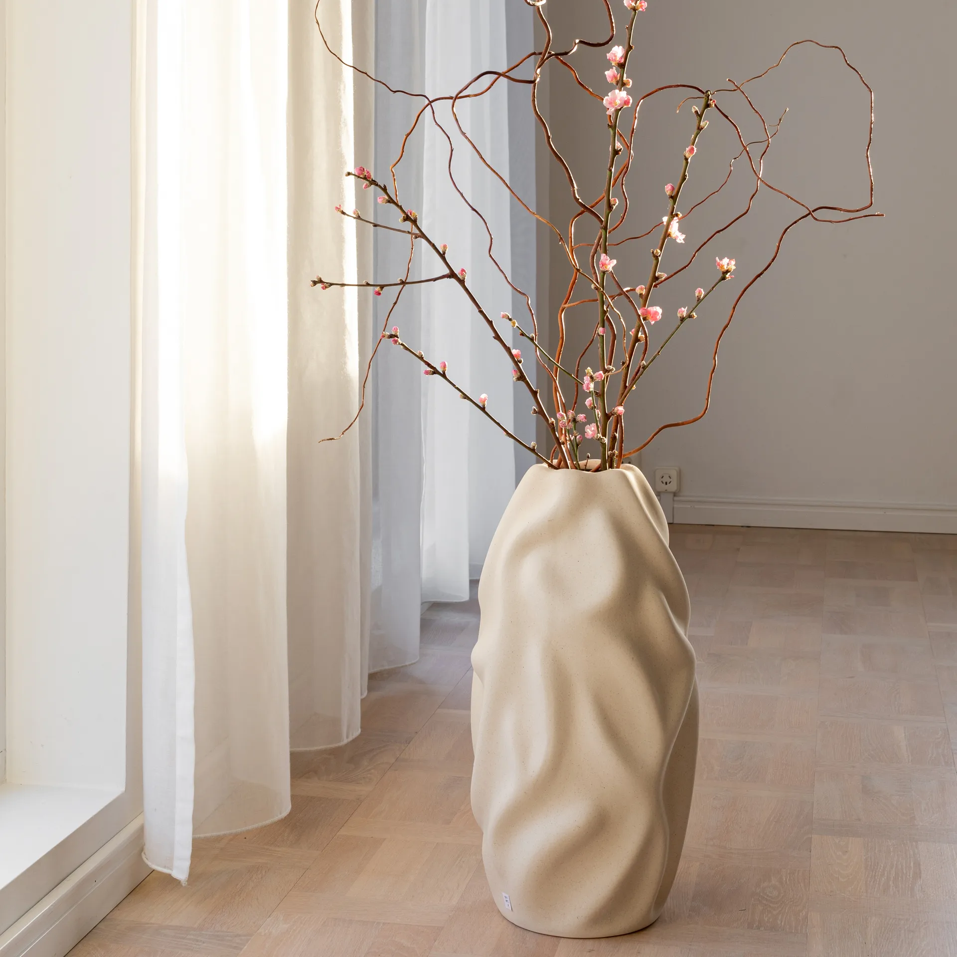 Drift Vase 55cm, Vanilla Cooee Design