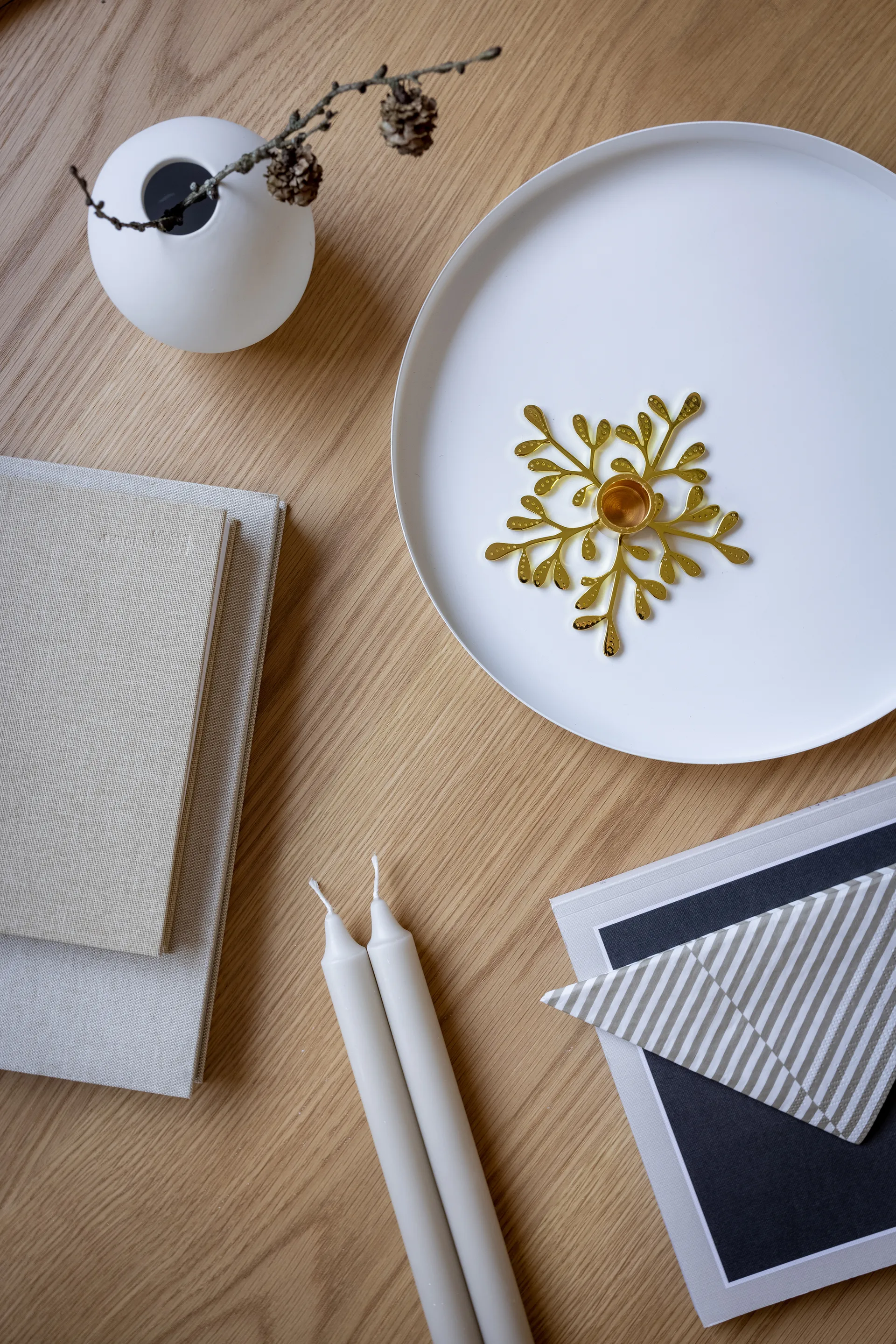 Mistletoe Kerzenhalter, Messing Cooee Design