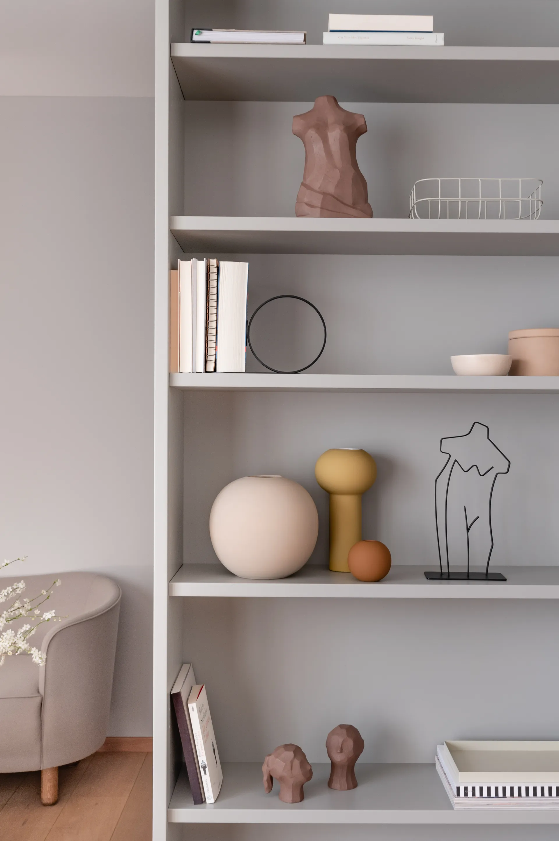 Ruth Skulptur, Schwarz Cooee Design