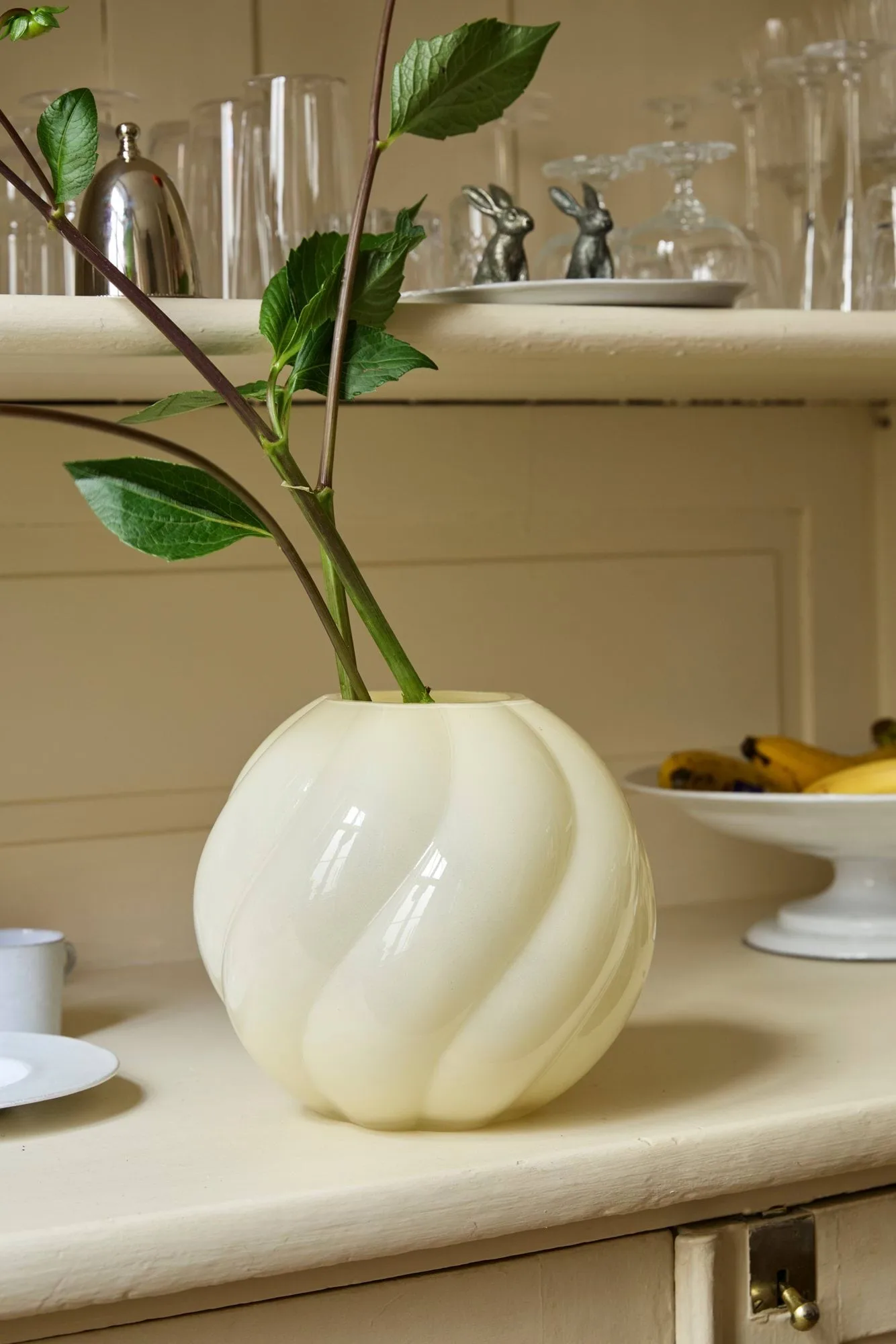 Twist Ball Vase 20 cm, Butter yellow Cooee Design