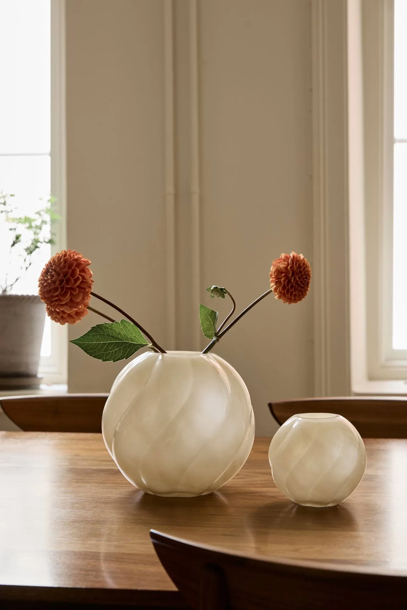 Twist Ball Vase 20 cm, Butter yellow Cooee Design