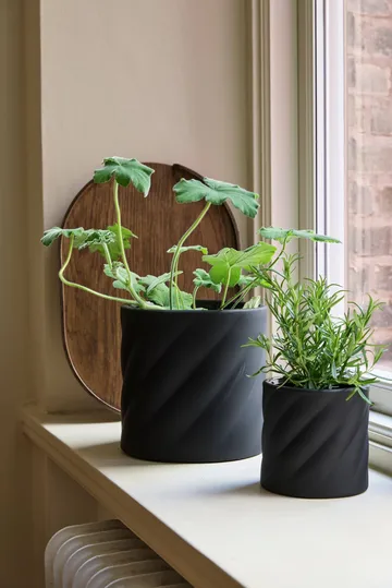 Twist Blumentopf - Schwarz, medium Ø19 cm - Cooee Design