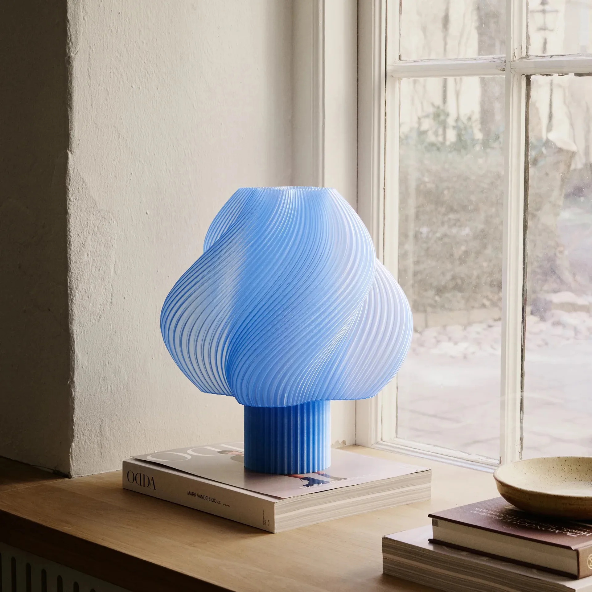 Soft Serve Tischleuchte, Blueberry sorbet, Grande, 34 cm Crème Atelier