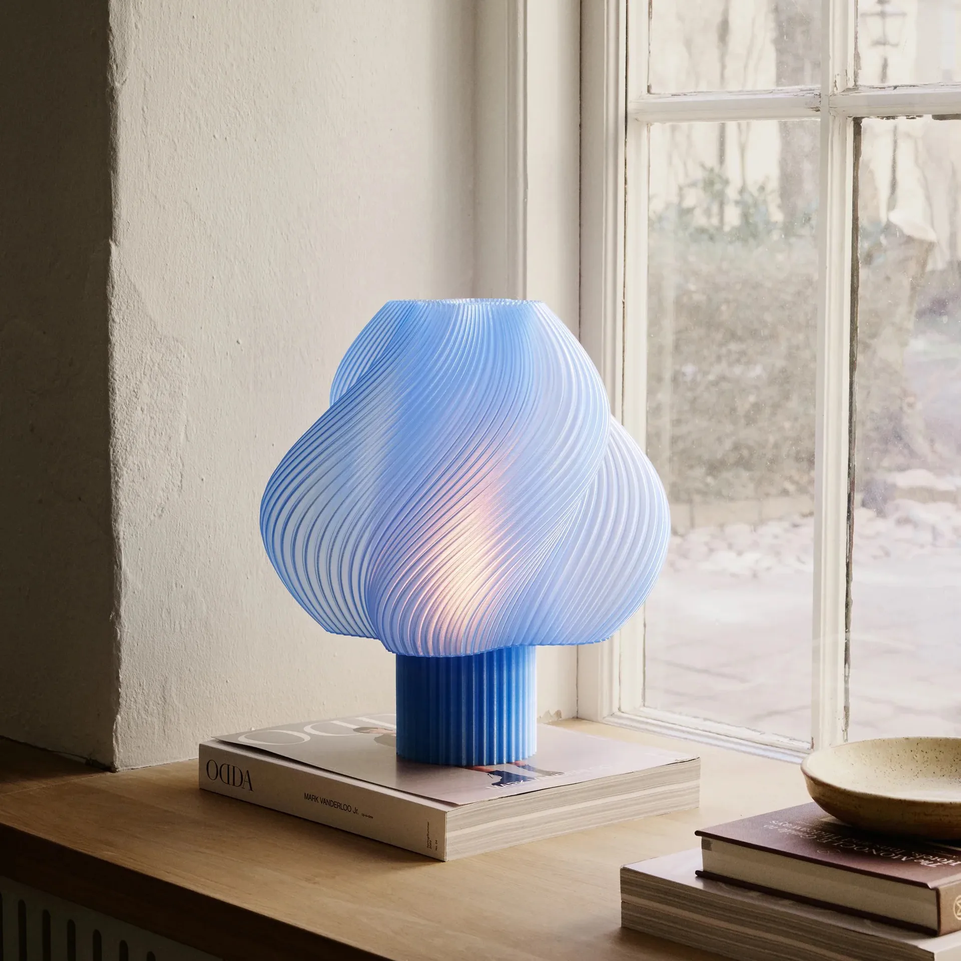 Soft Serve Tischleuchte, Blueberry sorbet, Grande, 34 cm Crème Atelier