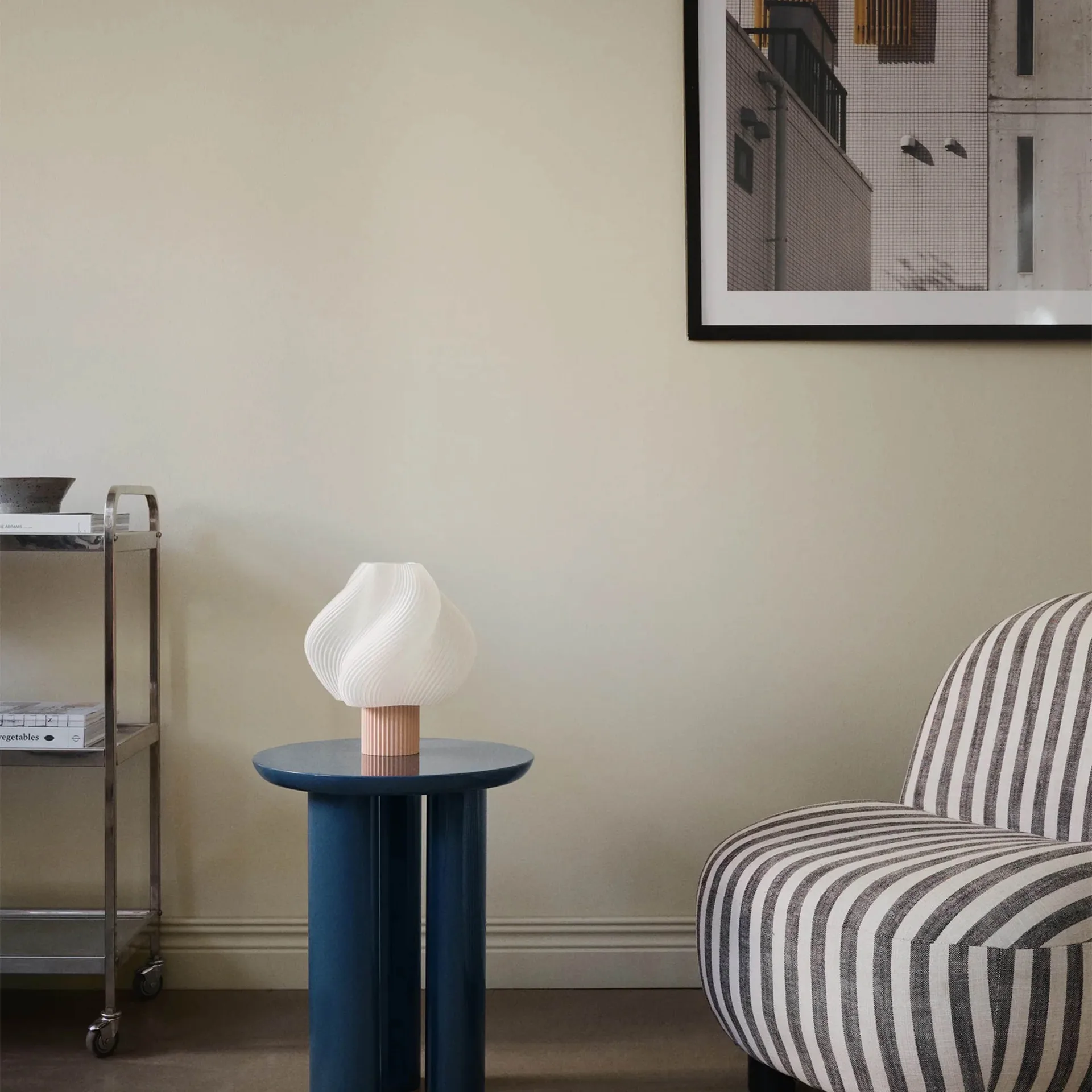 Soft Serve Tischleuchte, Wild strawberry, Regular, 26 cm Crème Atelier