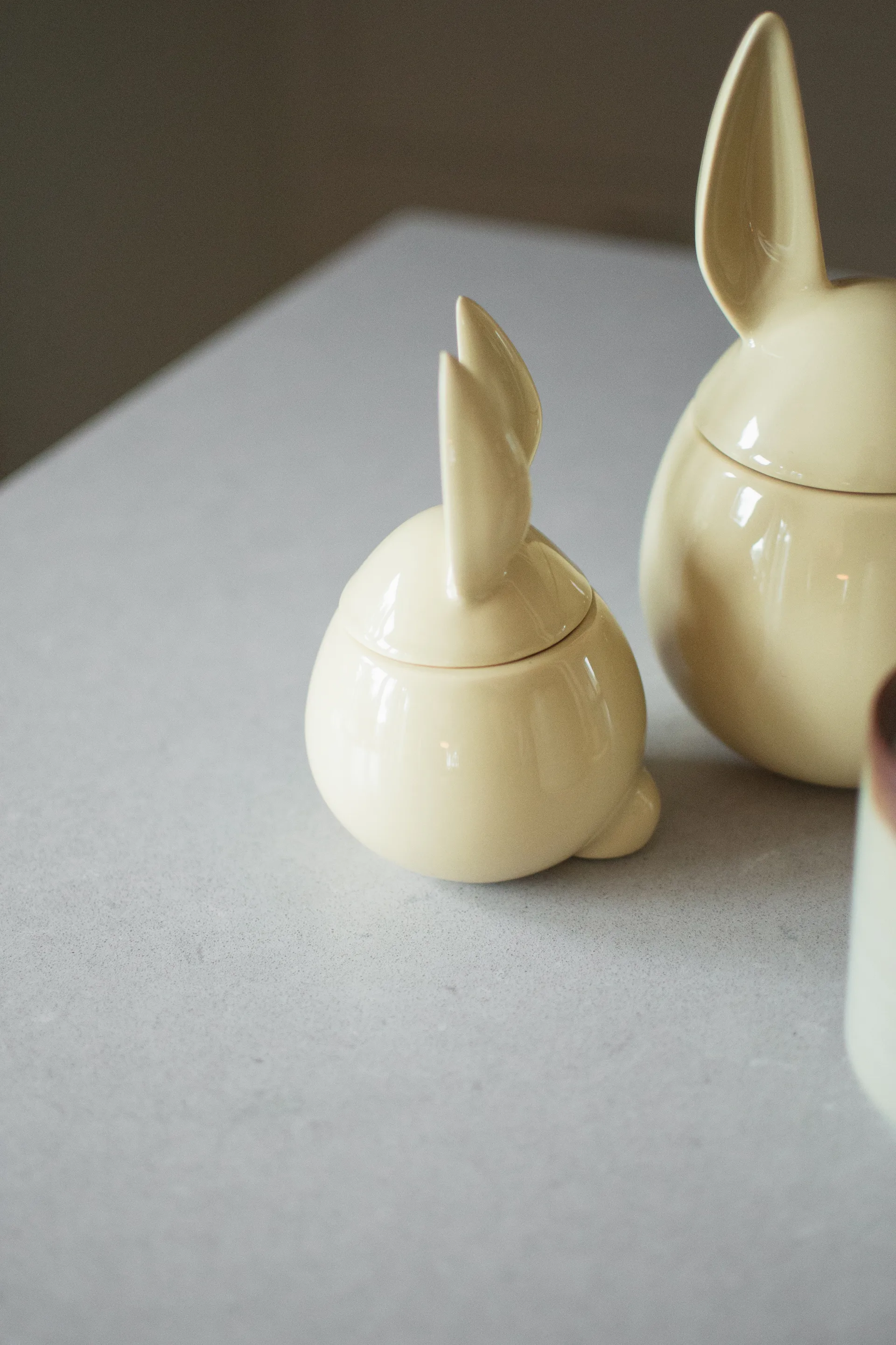 DBKD Eating rabbit Schale klein, Shiny yellow DBKD