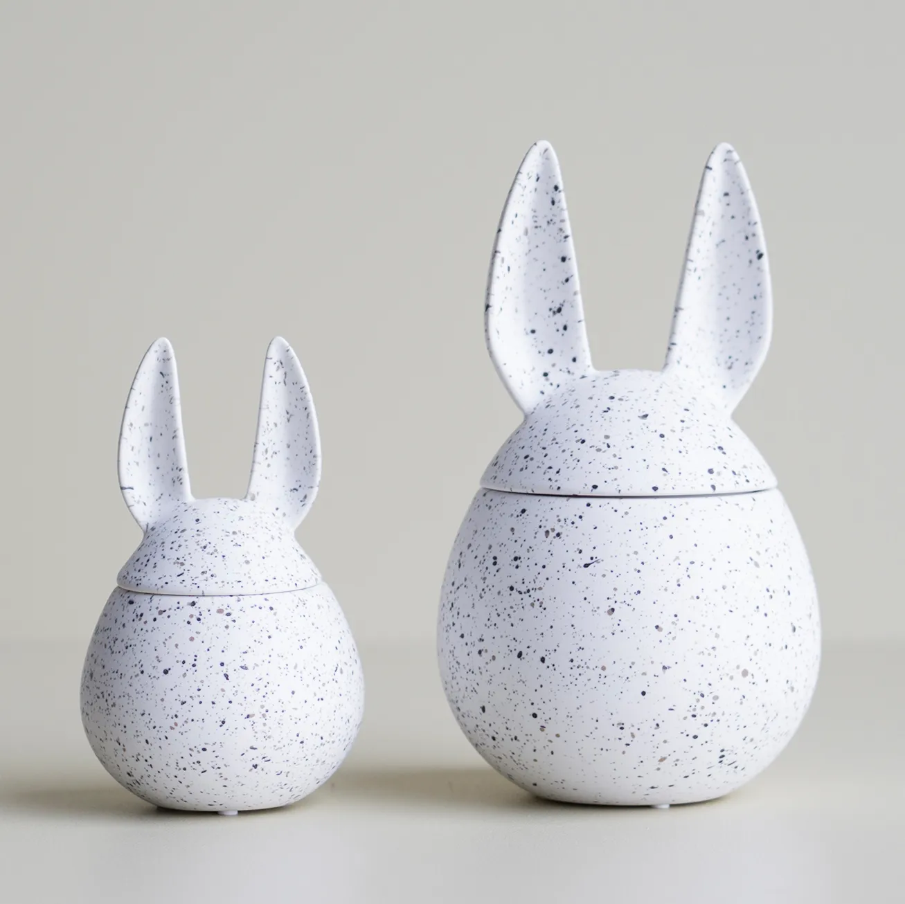 DBKD Eating rabbit Schale klein, White dot DBKD