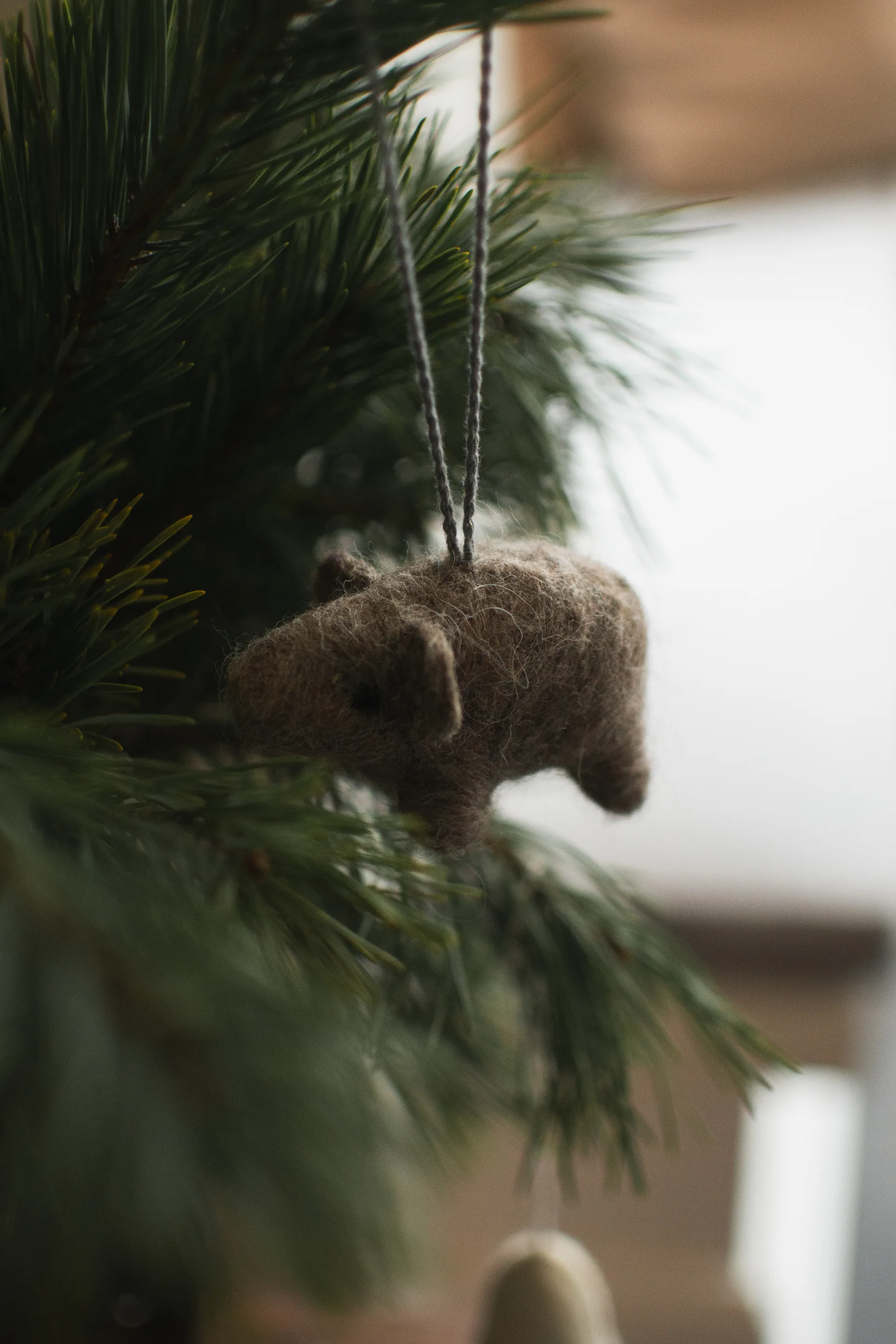 Hanging pig Dekorationsanhänger, Beige DBKD