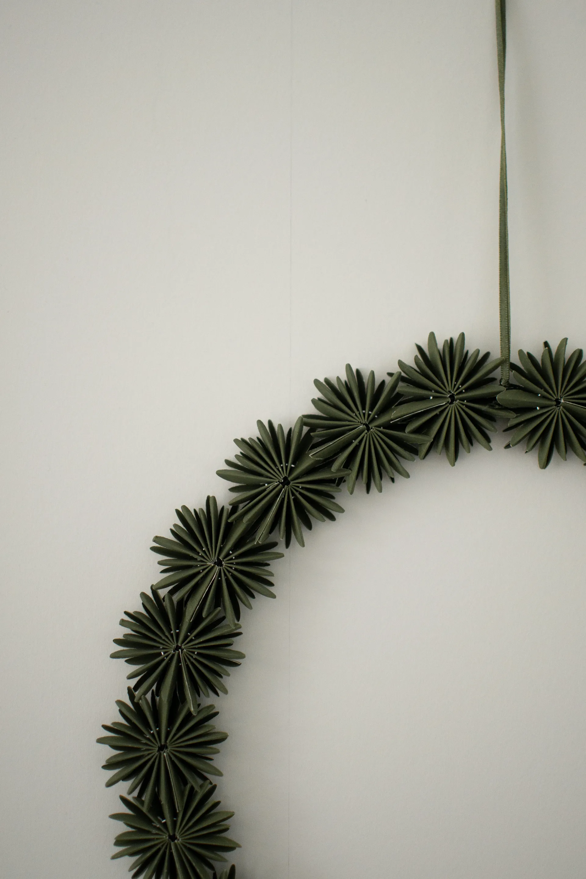 Papierflocken-Kranz Dekorationskranz Ø35 cm, Green DBKD
