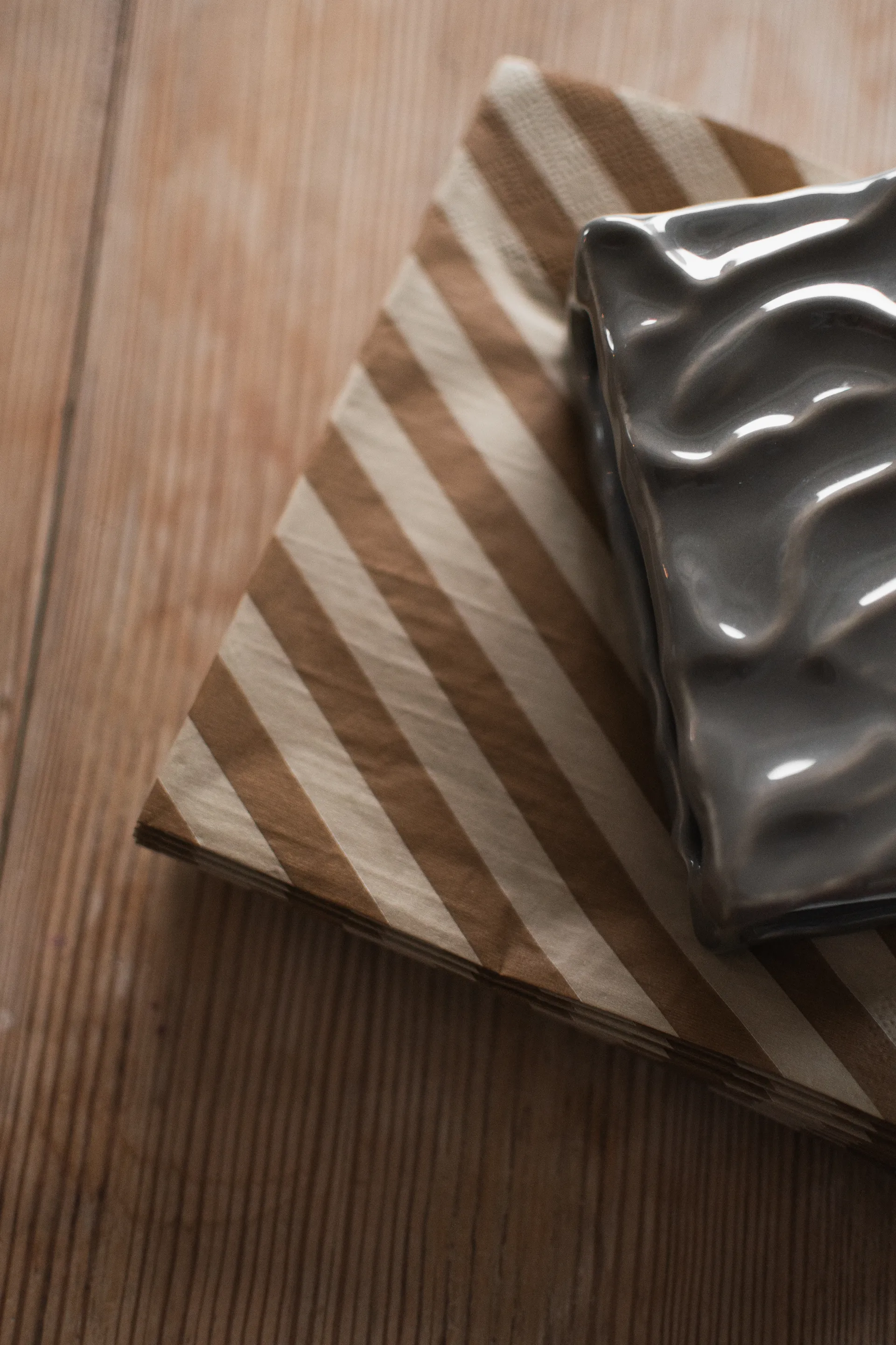 Stripe Papierserviette 33x33 cm 20er Pack, Nougat DBKD