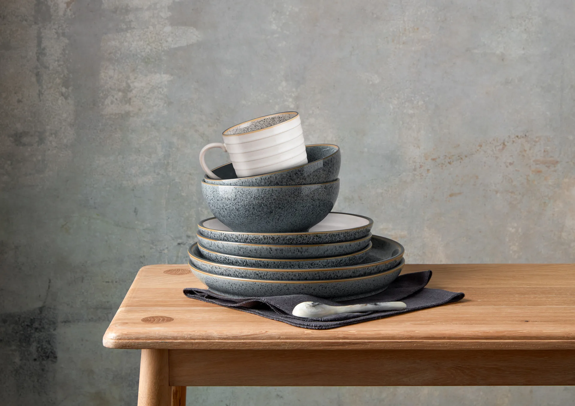 Studio Grey coupe Teller 26cm, Granite Denby