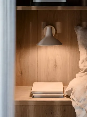 Darci kurze Wandleuchte - Sand - Design For The People