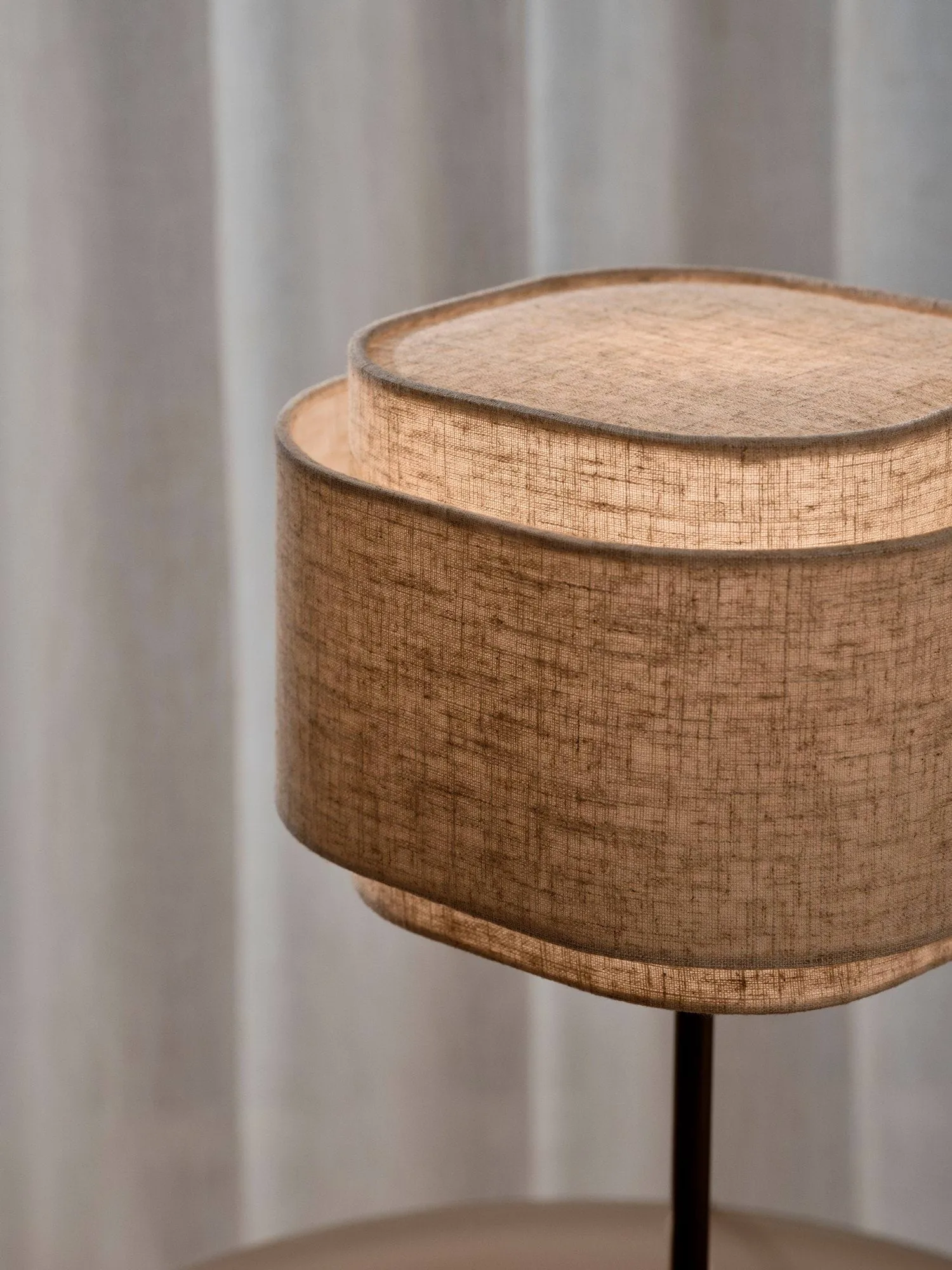 Takai Tischlampe, Beige, Ø21x37 cm Design For The People
