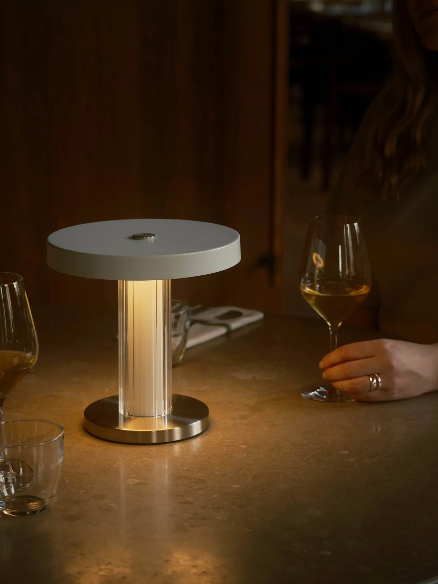 Trezzi tragbare Tischlampe, Weiß Design For The People