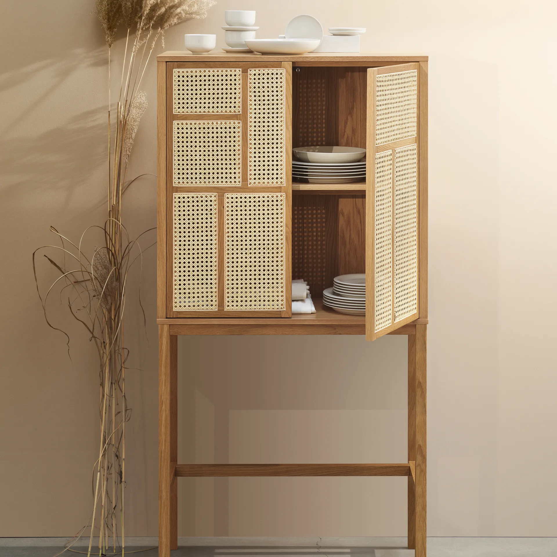 Air Vitrine, Eiche, Rattan Design House Stockholm