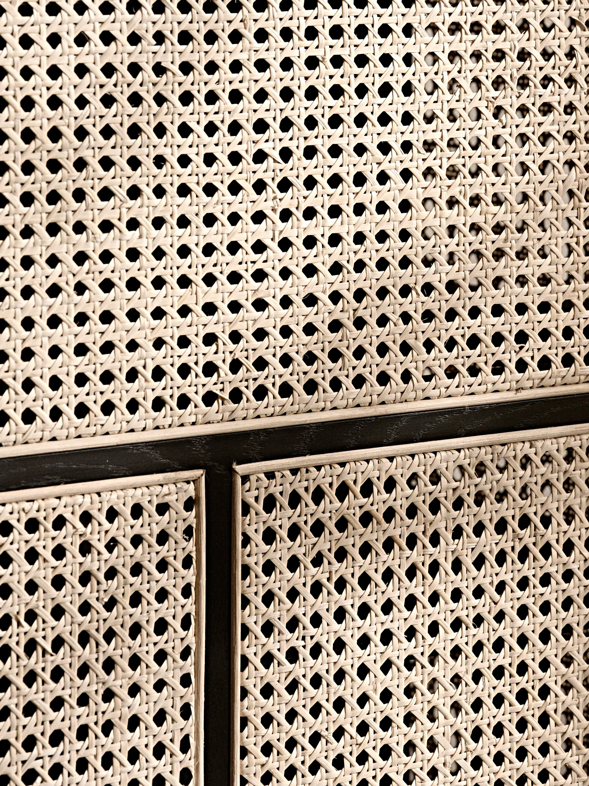 Air Vitrine, Schwarz, Rattan Design House Stockholm