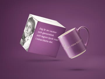 Astrid Lindgren Tasse, I am handsome - Lila-schwedisch - Design House Stockholm