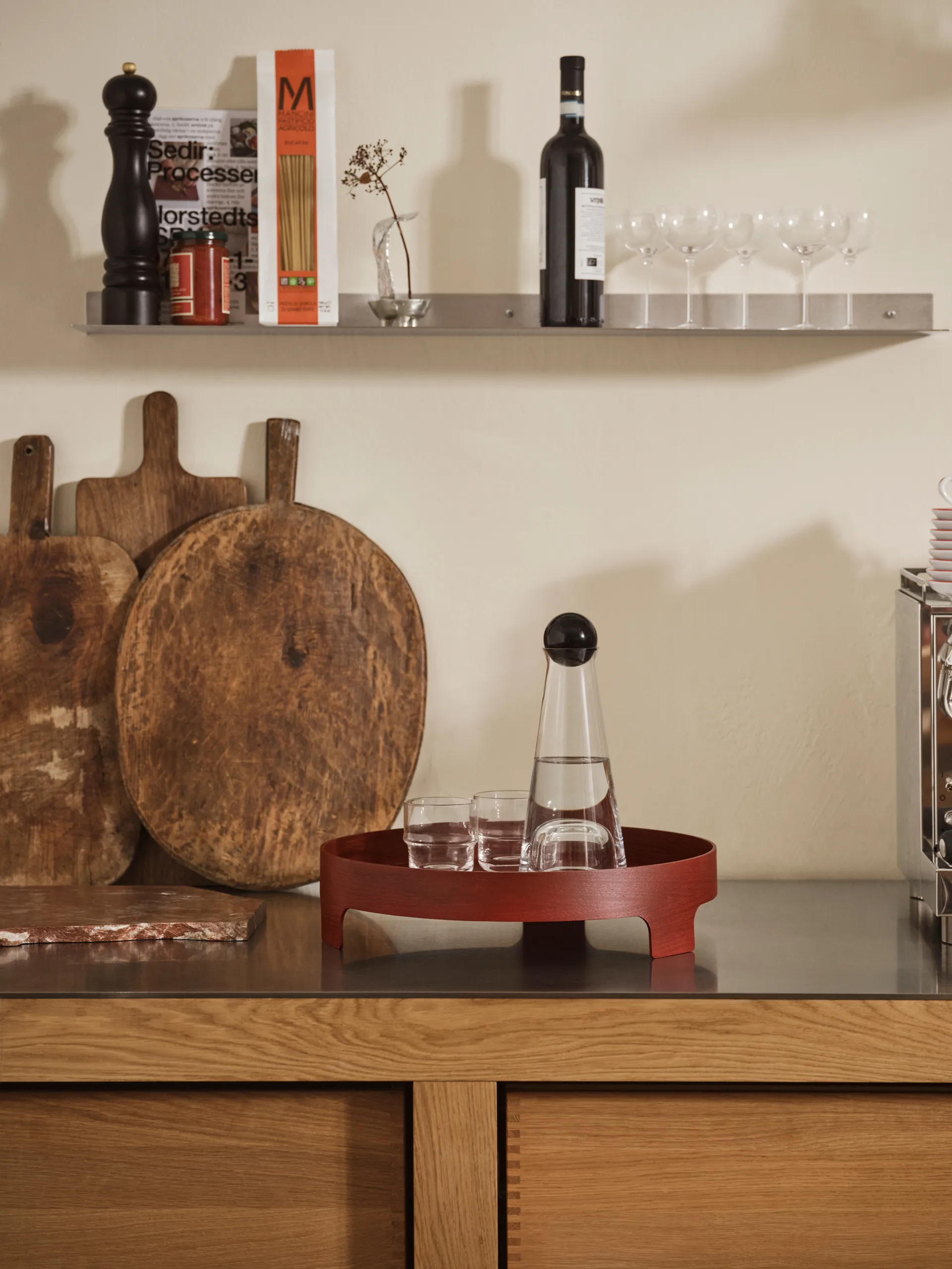 Bridge Tablett, Red, Ø42 cm Design House Stockholm