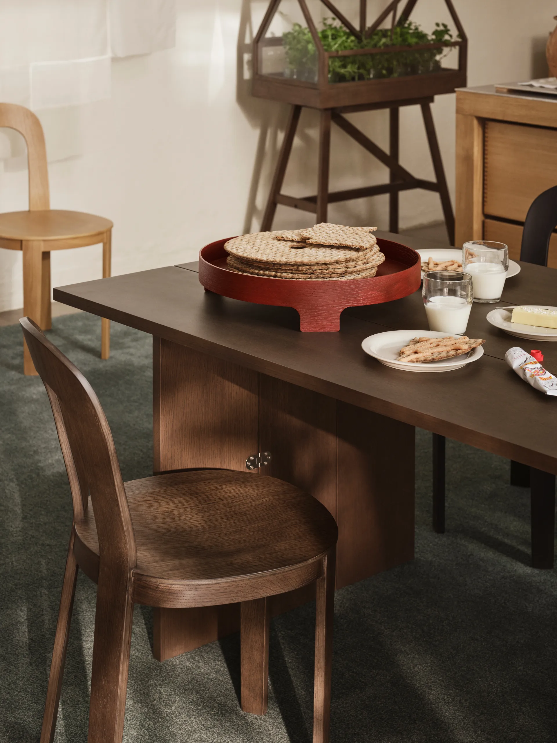 Bridge Tablett, Red, Ø42 cm Design House Stockholm