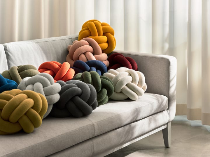 Knot Kissen, Bordeaux Design House Stockholm