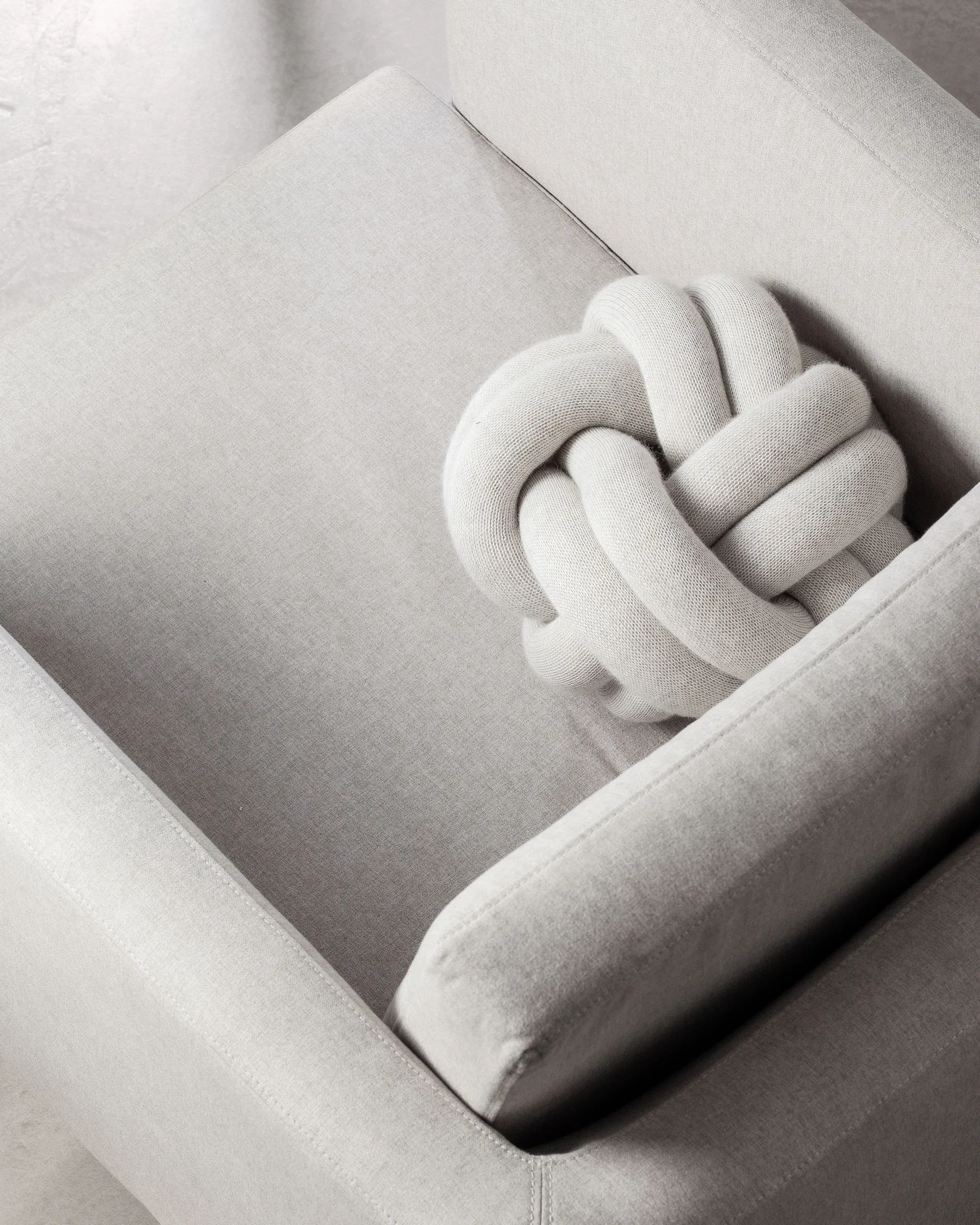 Knot Kissen, Hellgrau Design House Stockholm