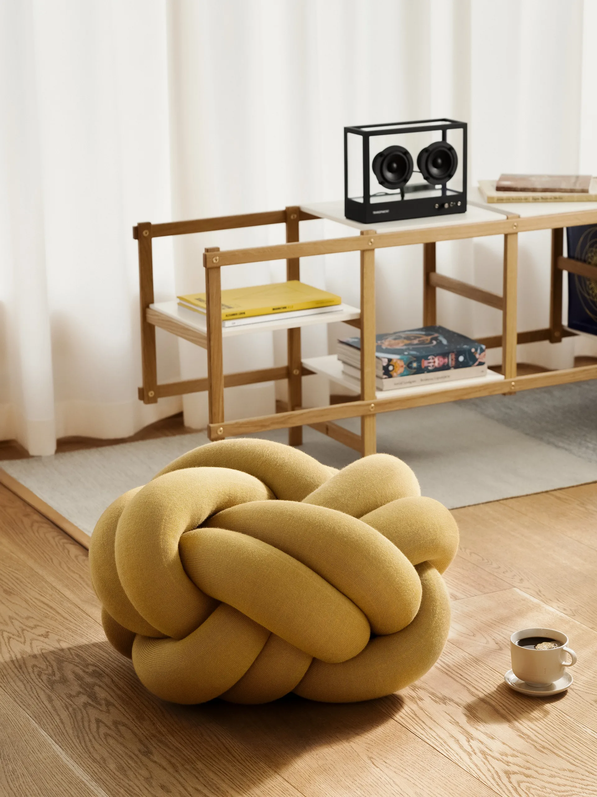 Knot Kissen M, Yellow Design House Stockholm