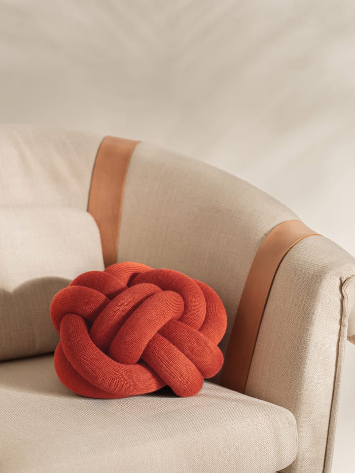 Knot Kissen, Orange red Design House Stockholm