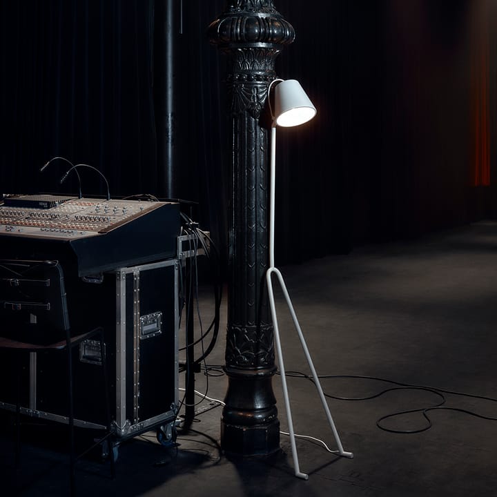 Mañana Stehleuchte, Weiß Design House Stockholm