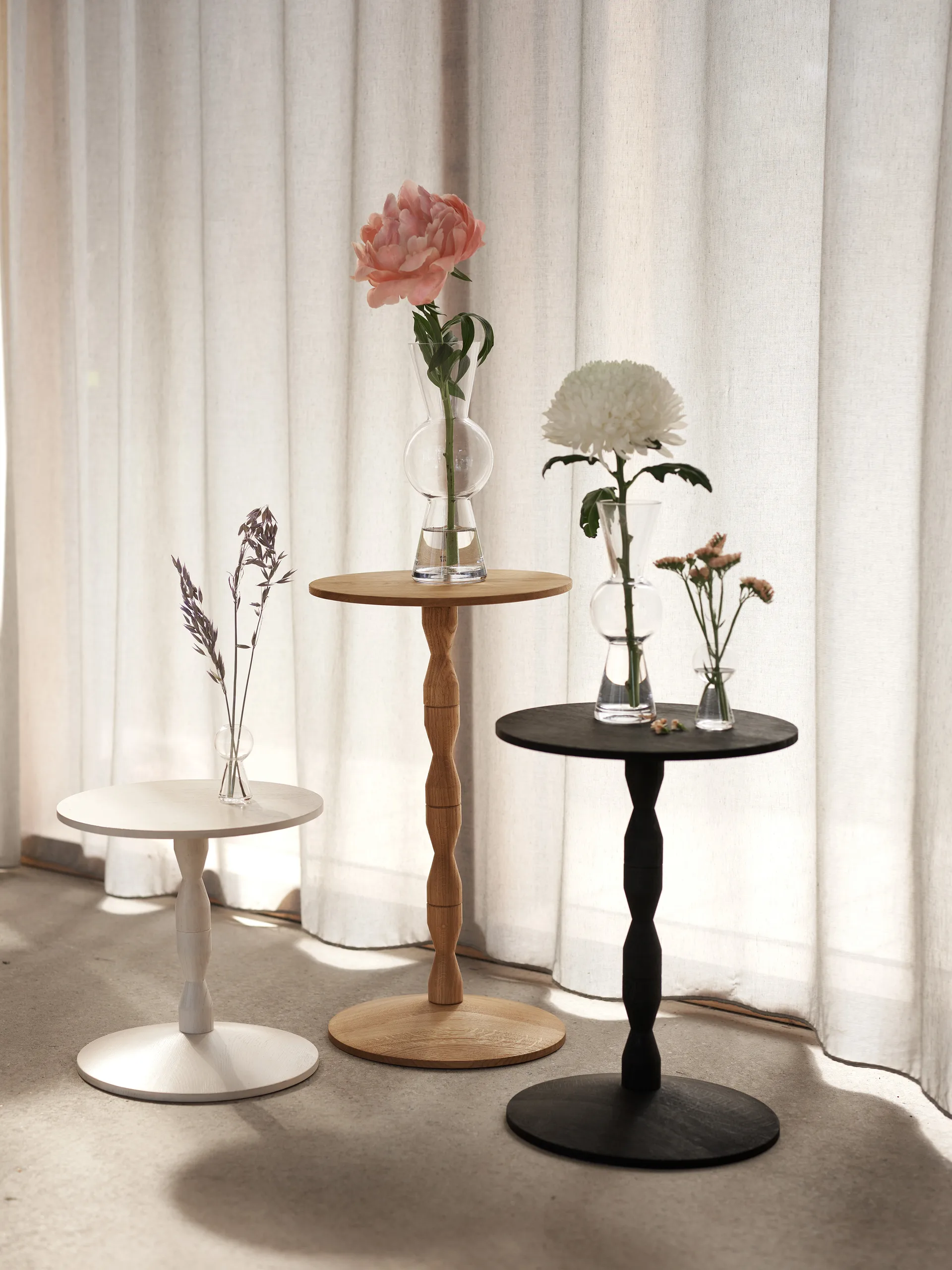 Pedestal Tisch Ø31 x 67,5cm, Black Design House Stockholm