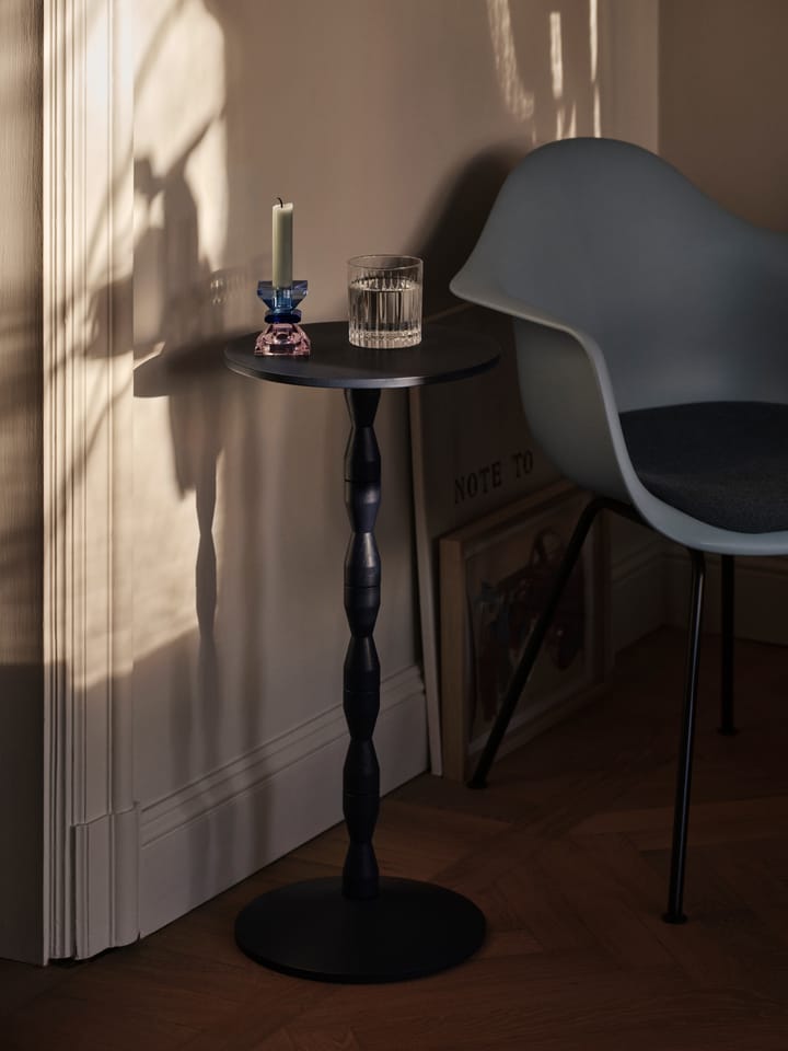 Pedestal Tisch Ø31 x 67,5cm, Blue Design House Stockholm