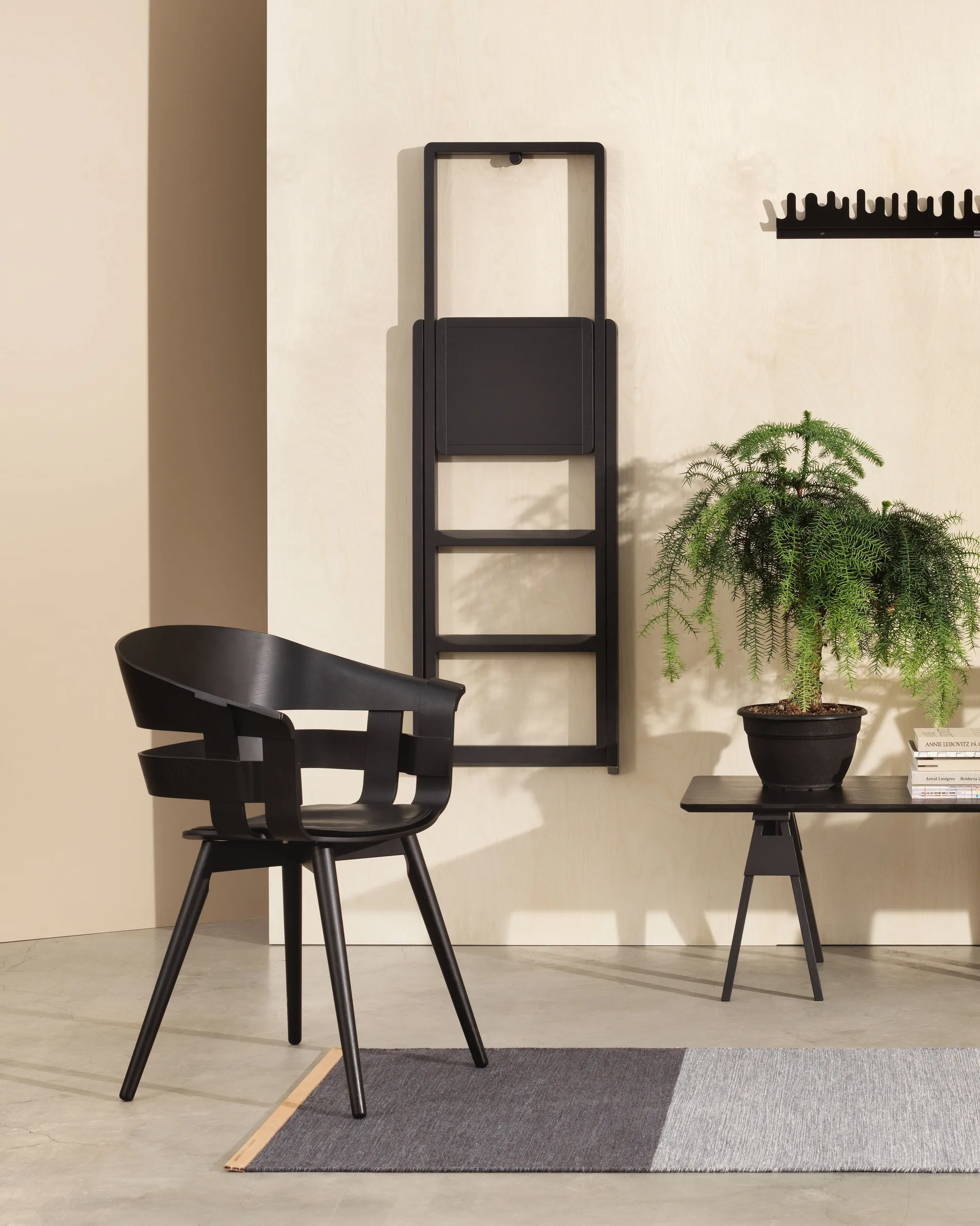 Step Leiter, Schwarz lackiert Design House Stockholm