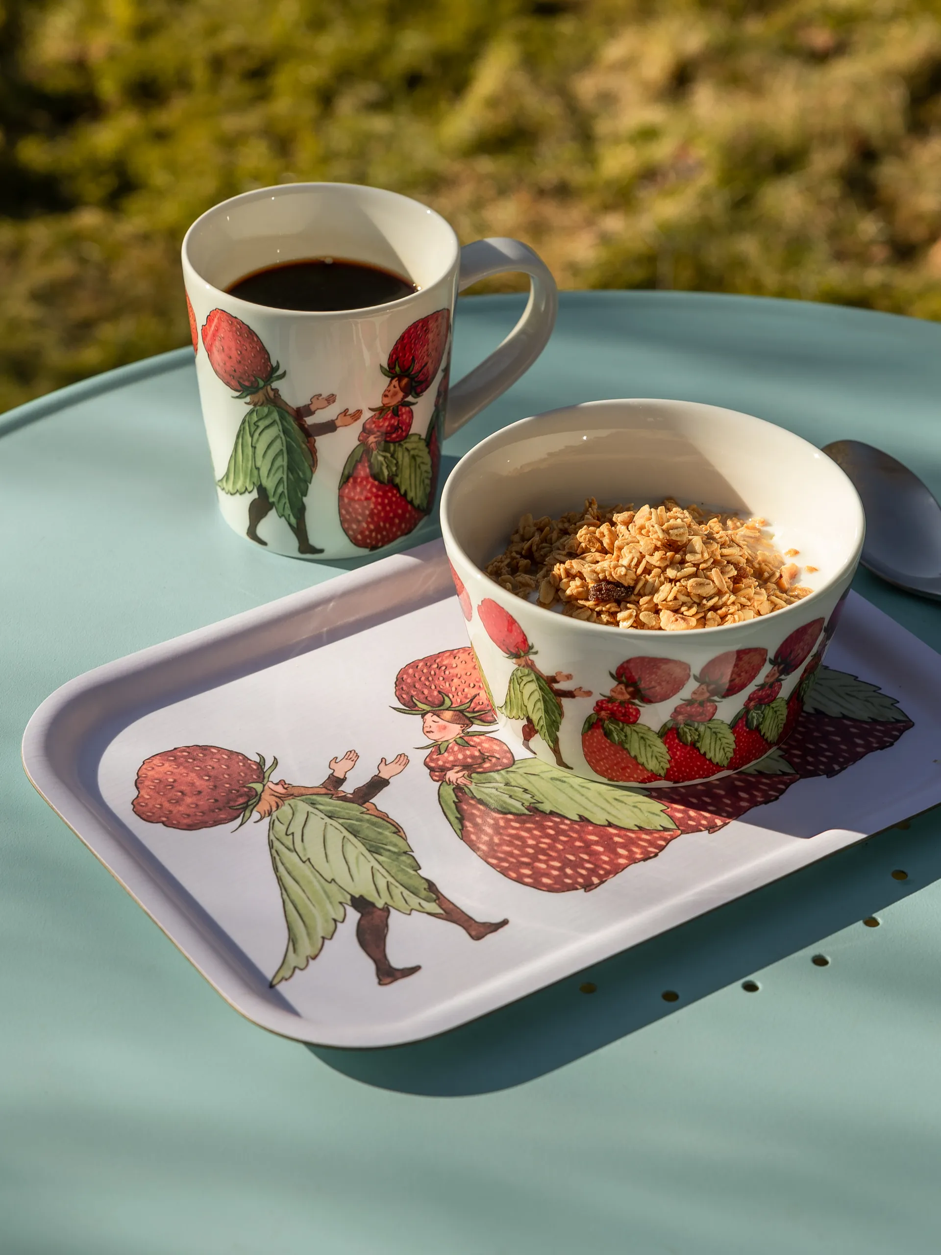 The Strawberry Family Tablett 20 x 27cm, White Design House Stockholm