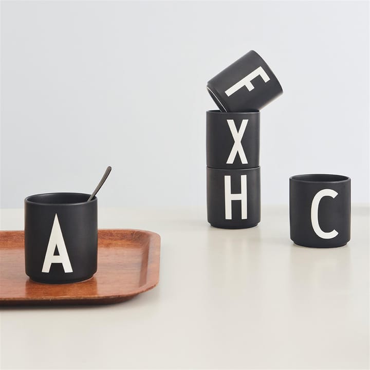 Design Letters Becher schwarz - B - Design Letters