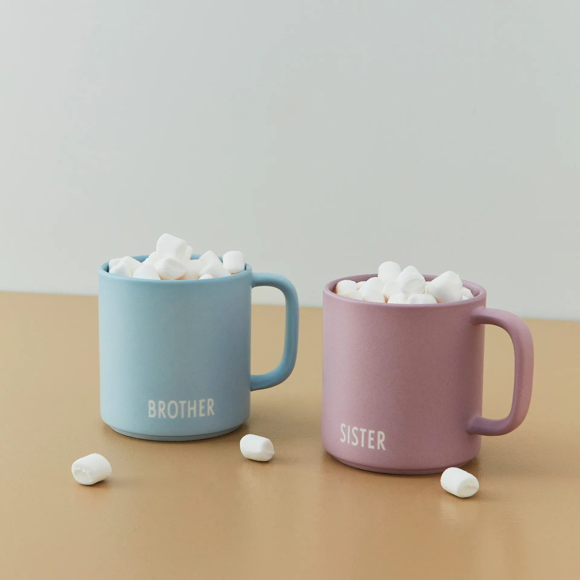 Design Letters Geschwistertasse, Brother Design Letters