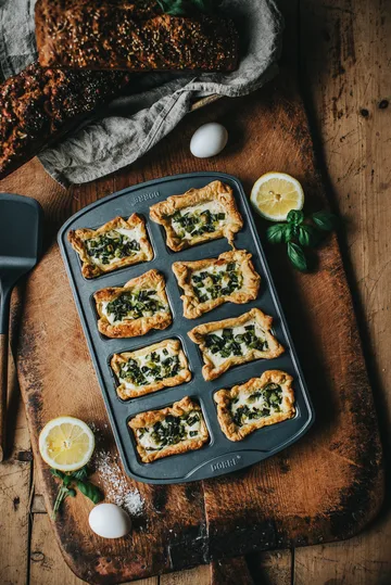 Karabo Mini-Kastenform 8 Formen - 39,4 × 25,4 × 4 cm - Dorre