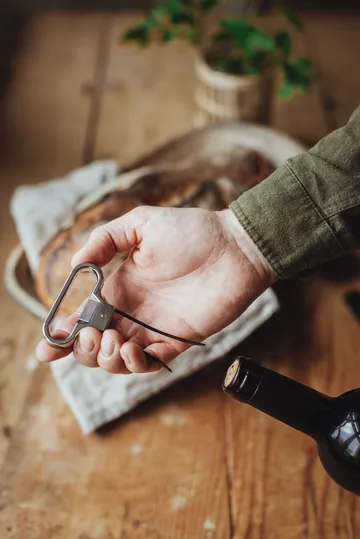 Vale Flaschenöffner Korkenzieher 11x6,4x1 cm - Schwarz-Silber - Dorre