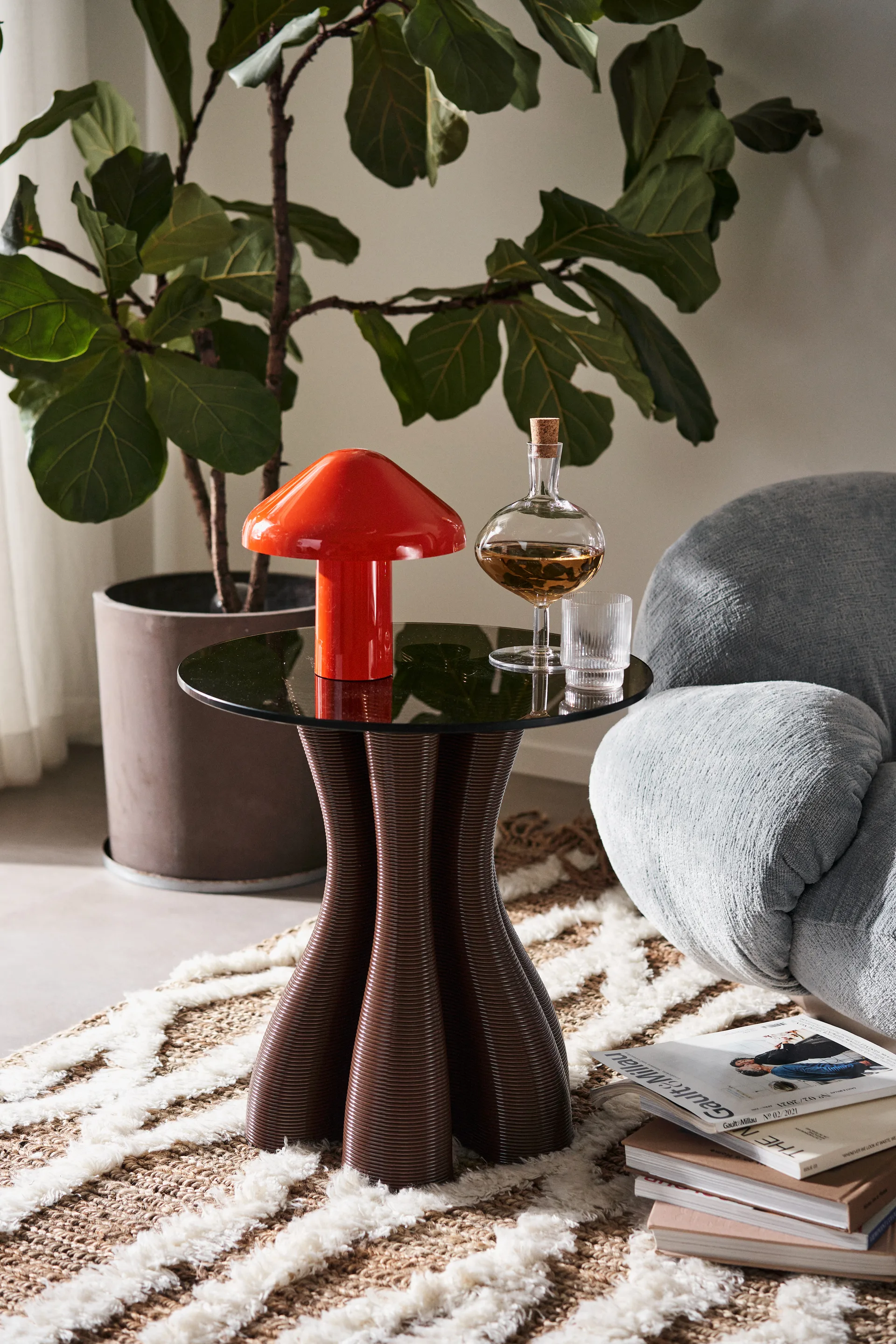 Anemone Beistelltisch Ø50 cm, Chocolate Ekbacken Studios