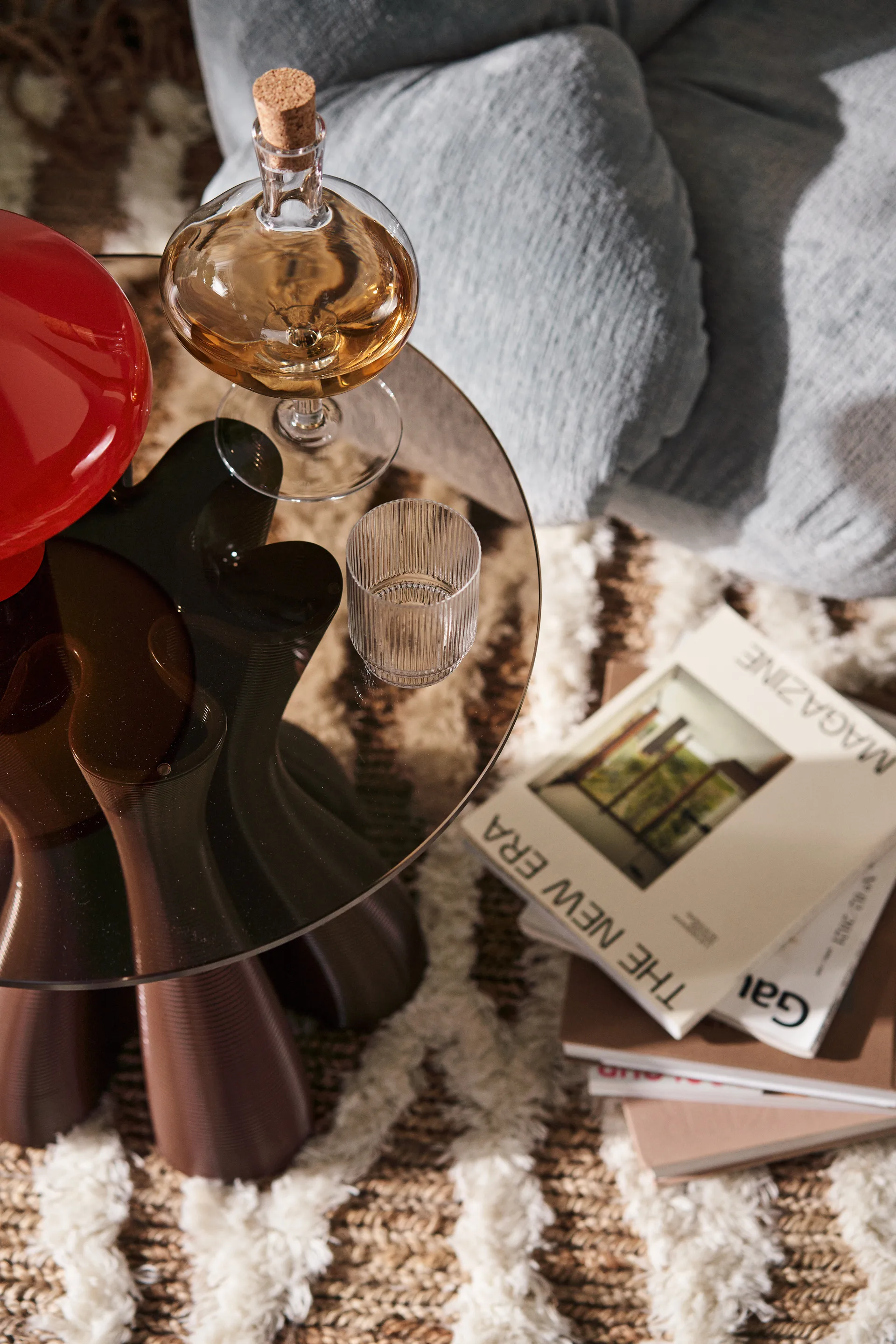 Anemone Beistelltisch Ø50 cm, Chocolate Ekbacken Studios