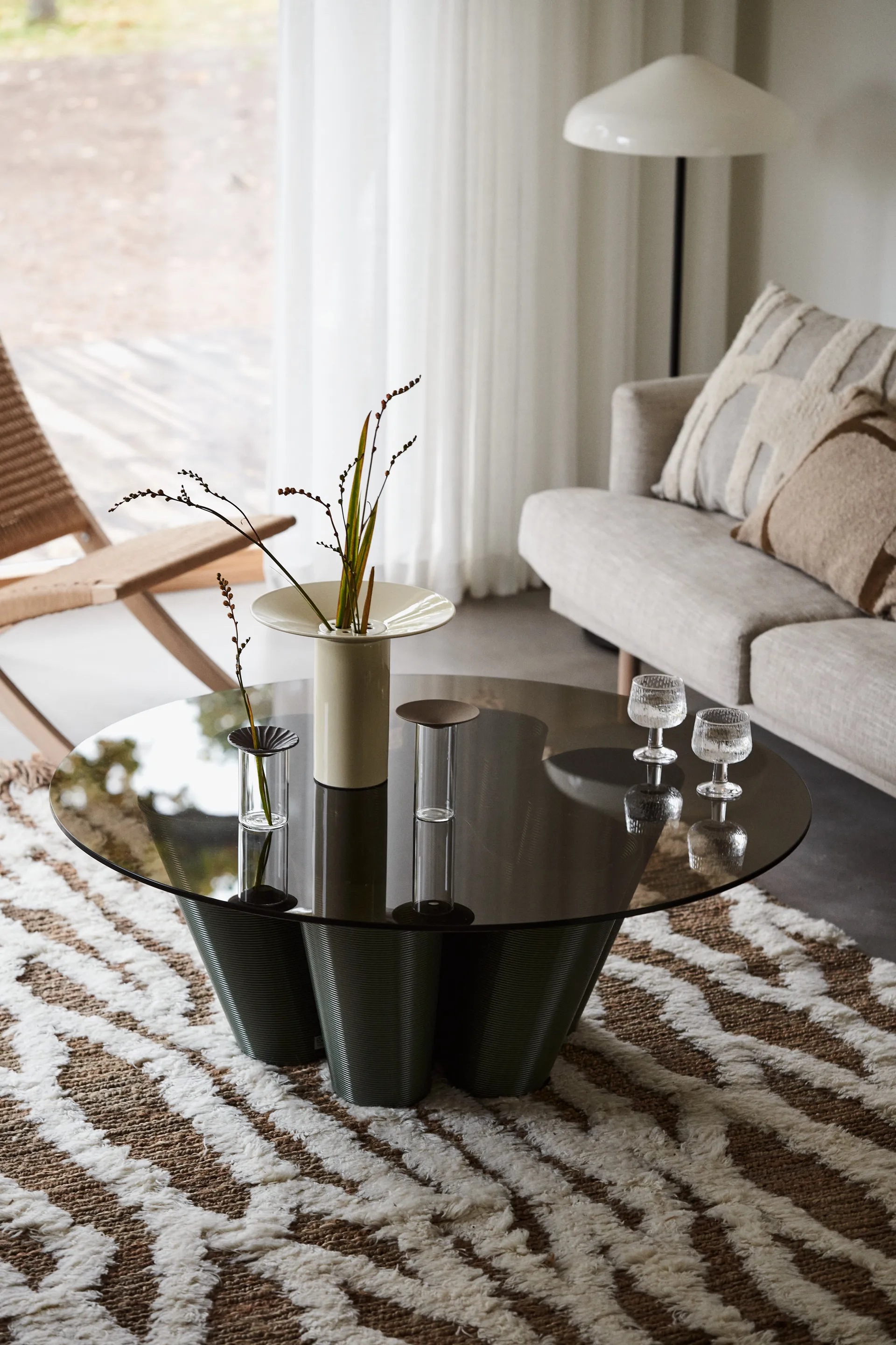 Anemone Couchtisch Ø110 cm, Olive Ekbacken Studios