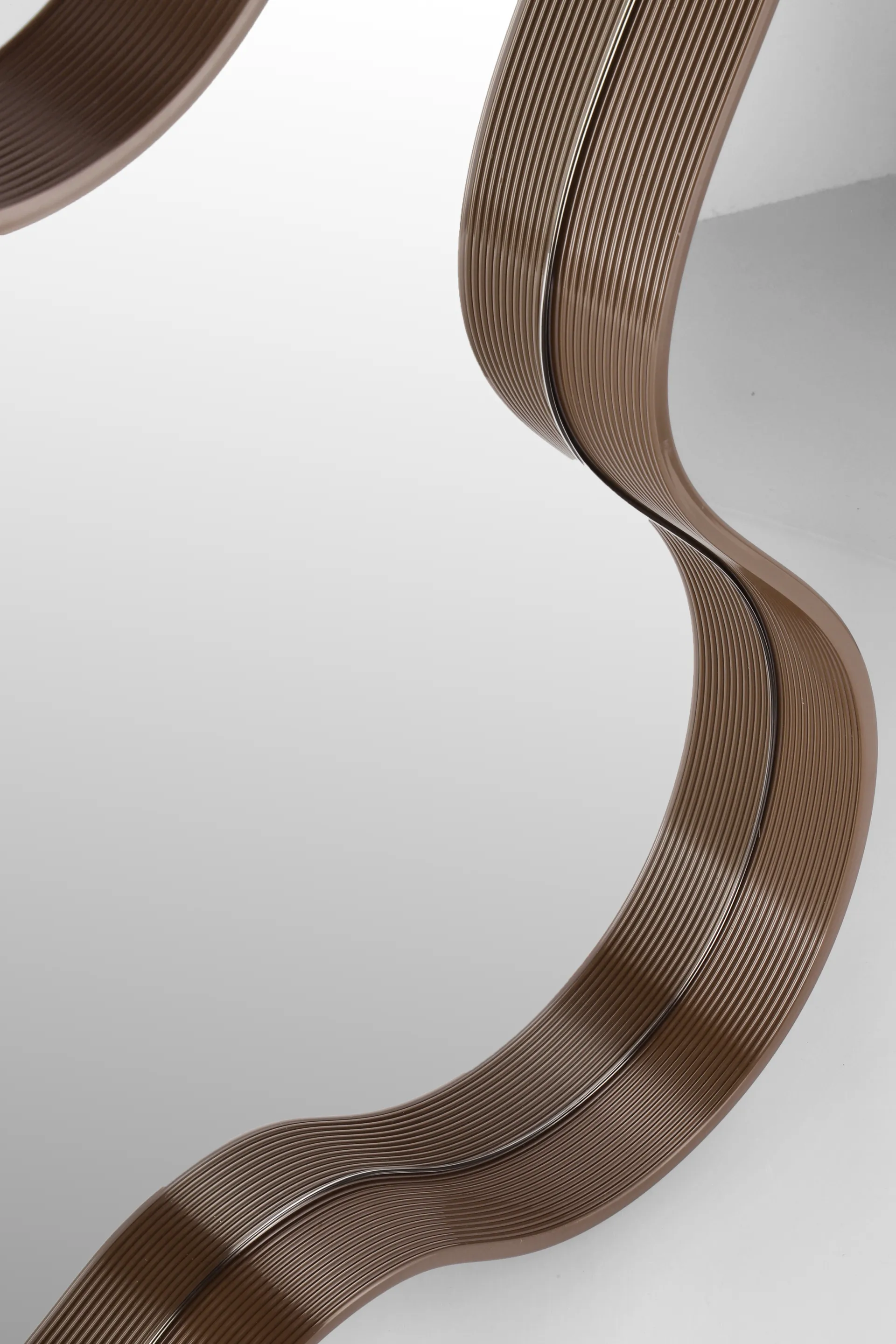 Pebble Spiegel small 56x76 cm, Chocolate Ekbacken Studios