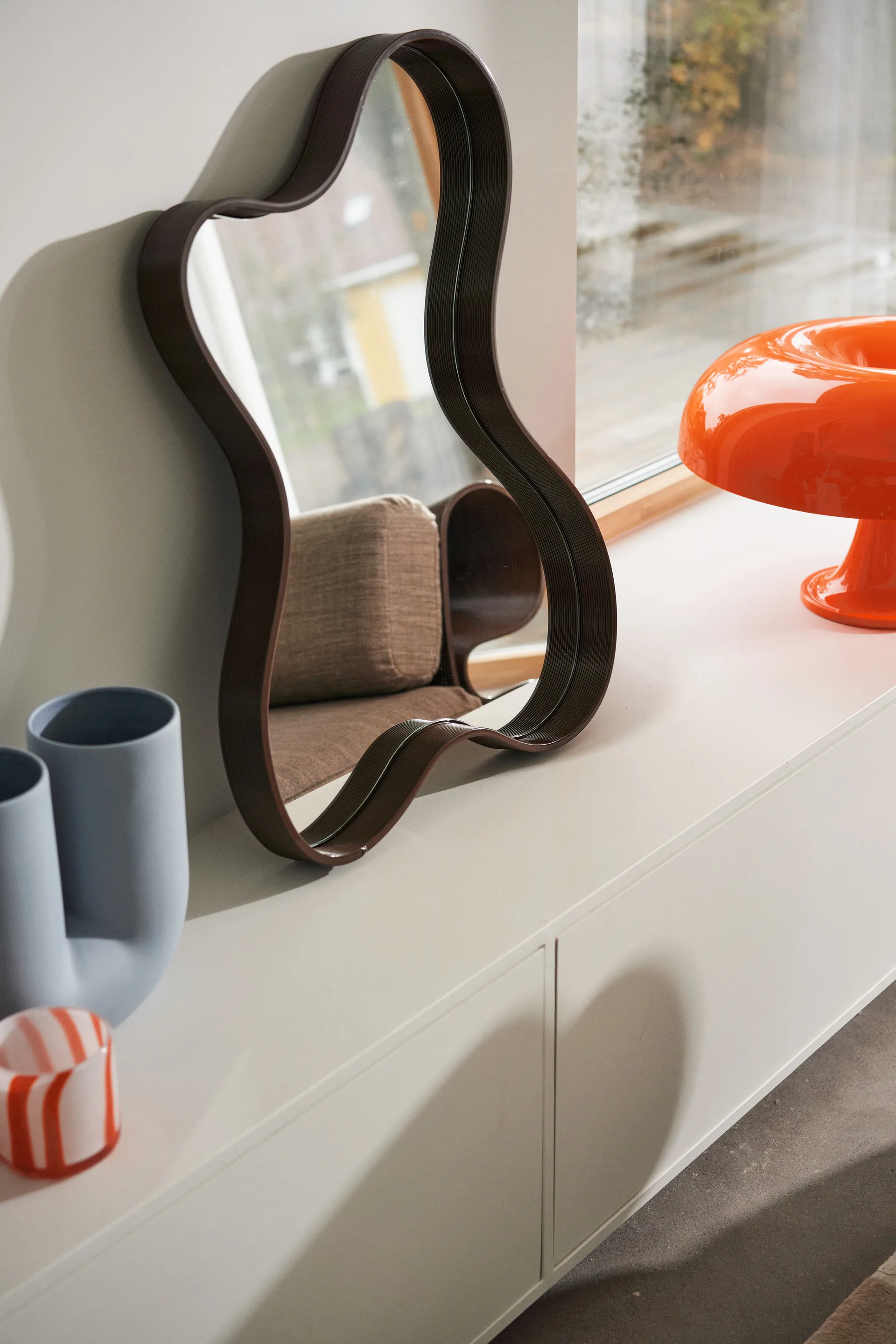 Pebble Spiegel small 56x76 cm, Chocolate Ekbacken Studios