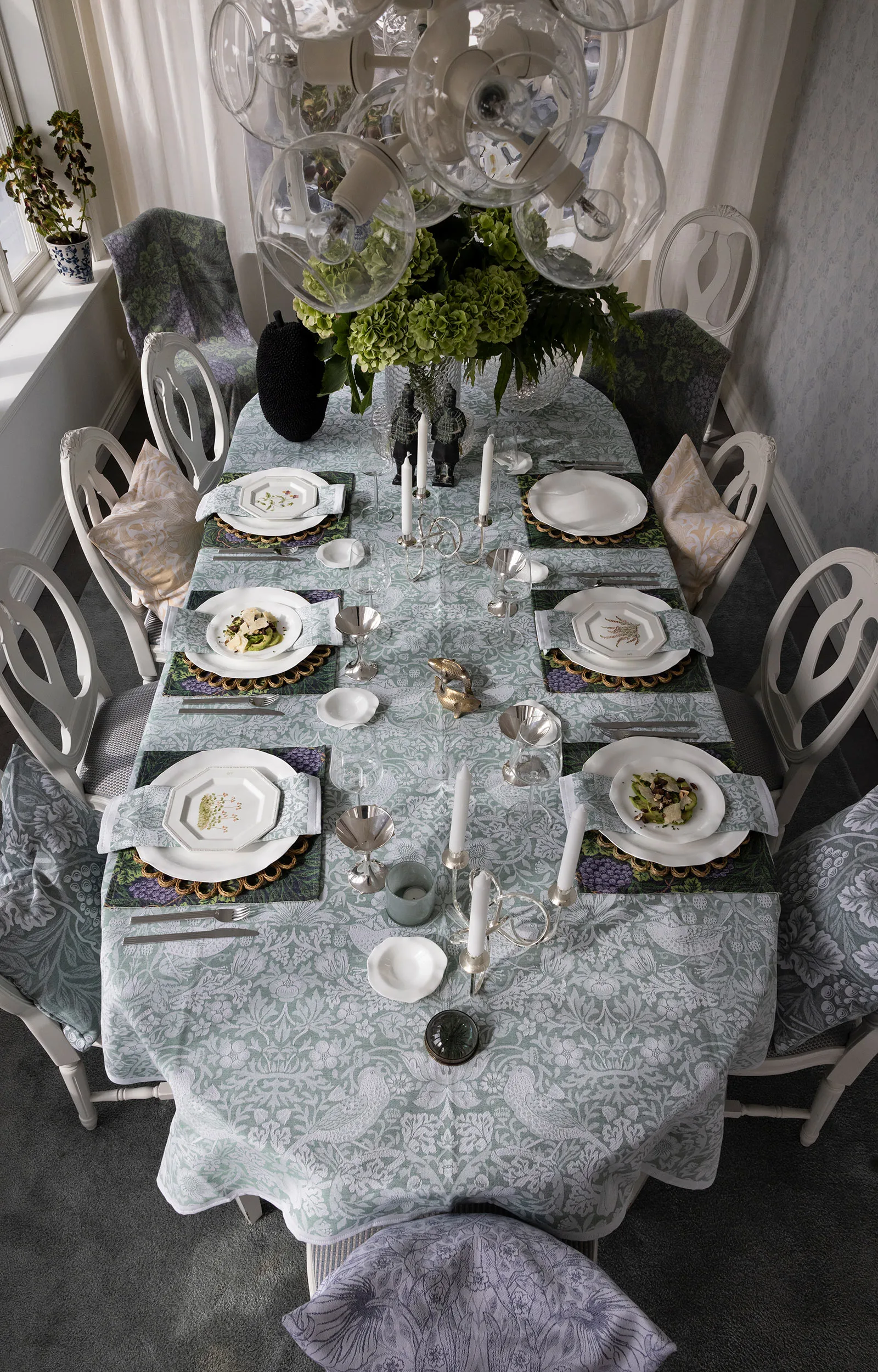 Strawberry Thief Tischdecke 150x300 cm, Grün Ekelund Linneväveri