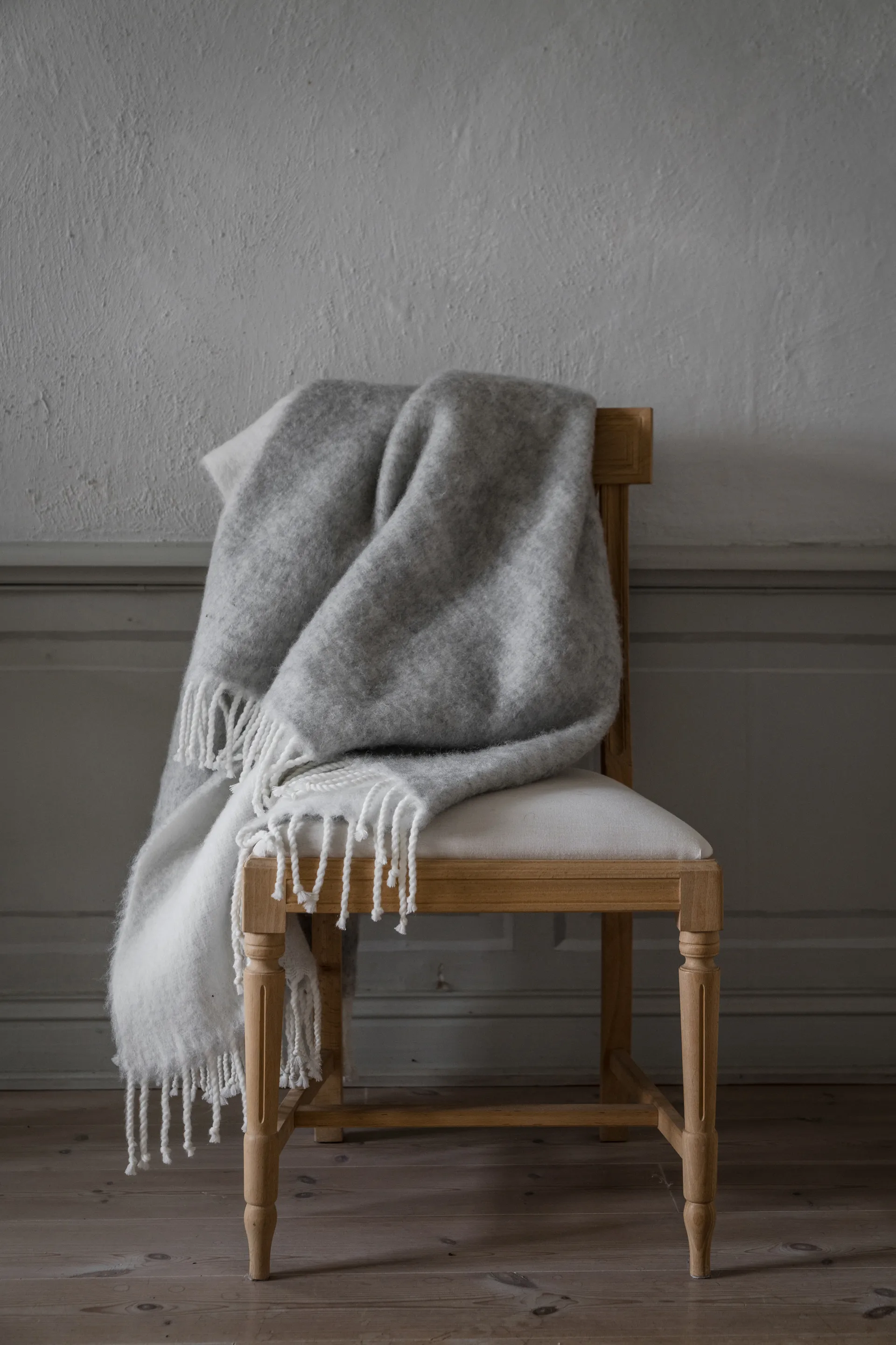 Ernst Decke mit Fransen 130x170 cm, Grau ERNST