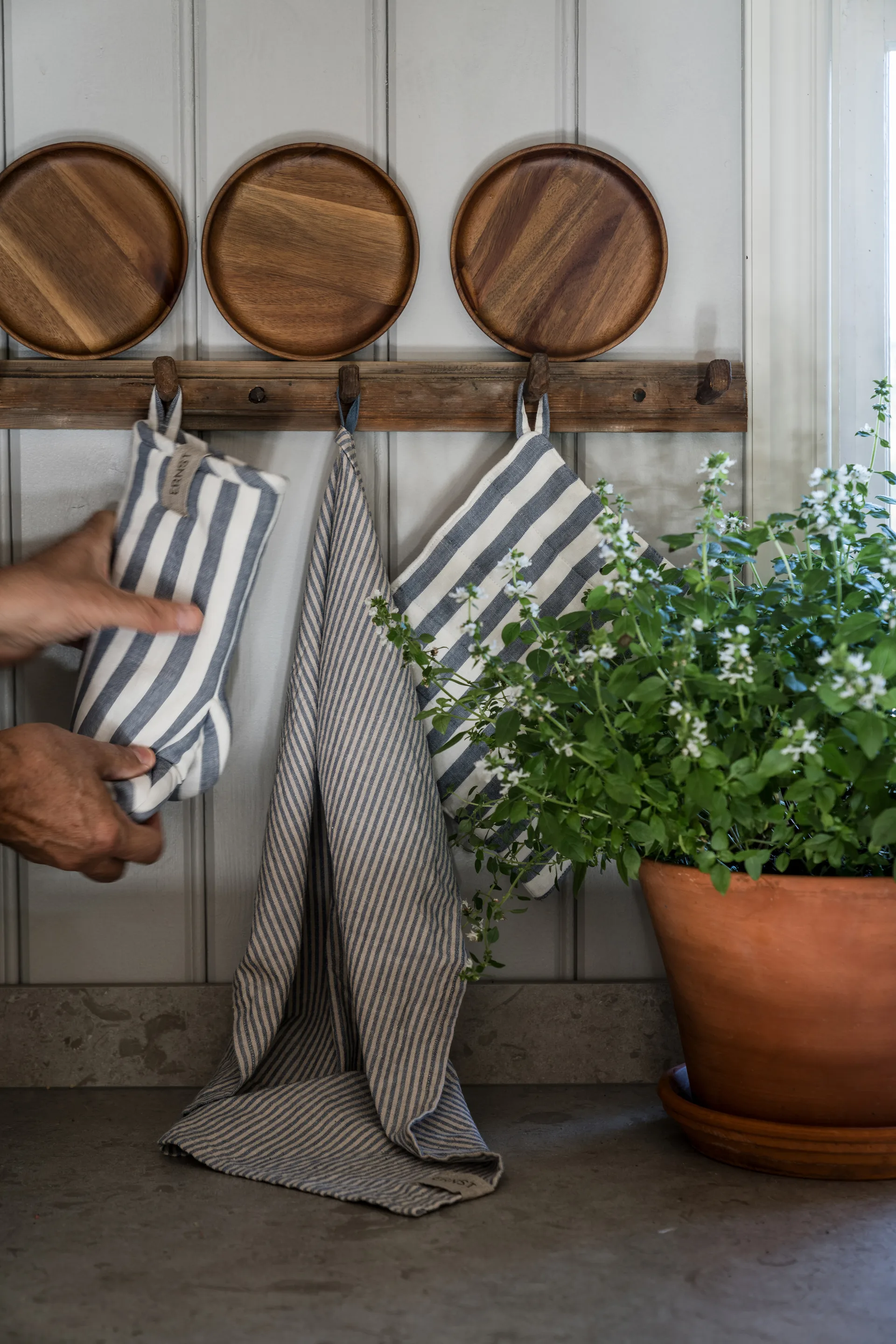 Ernst Holztablett, Akazie, Ø16,5cm ERNST