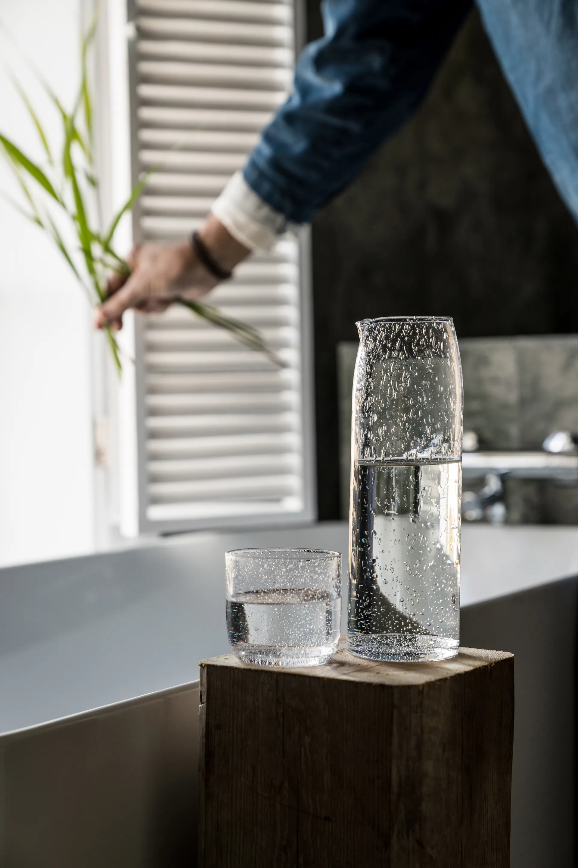 Ernst Karaffe aus Glas mit Blasen 1 L, Klar ERNST